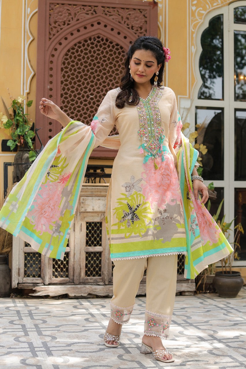 Elevate Your Style with Our Exquisite Mul Cotton Digital Print Kurti Set