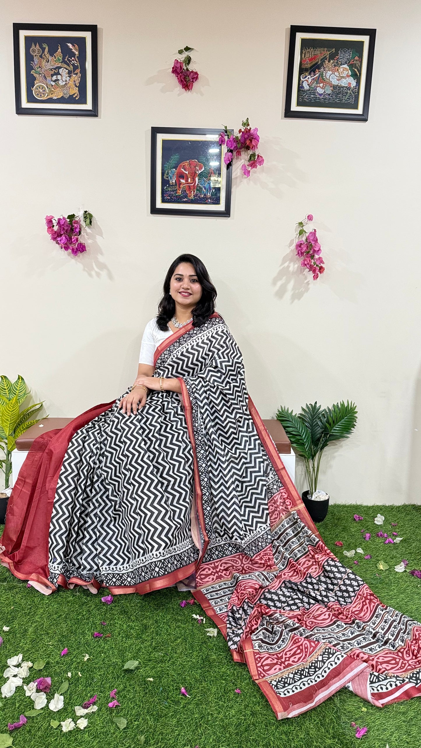 Traditional Look Soft Chanderi Silk Saree with Gold Jari Border and Attractive Digital Print