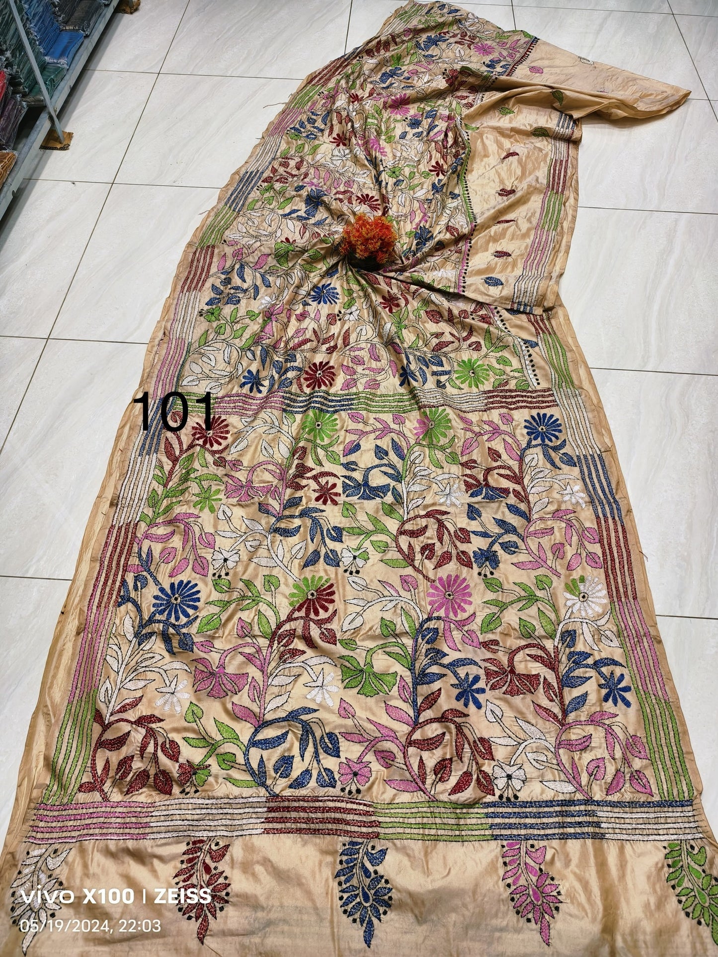 Elegance Redefined: The Blended Bangalore Silk Kathastitch Saree**