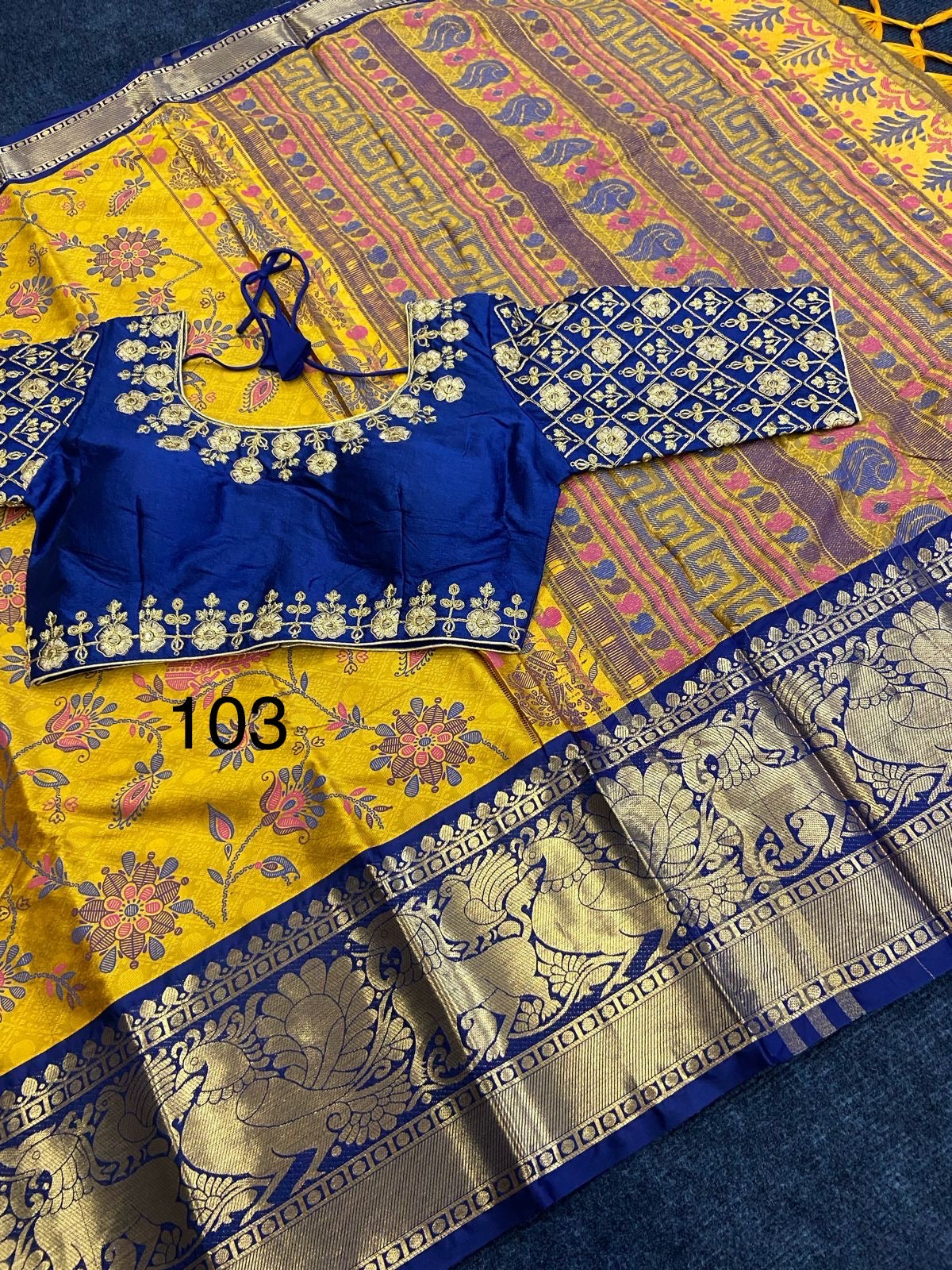 Elegant Jacquard Cotton Silk Saree with Maggam Free Size Blouse