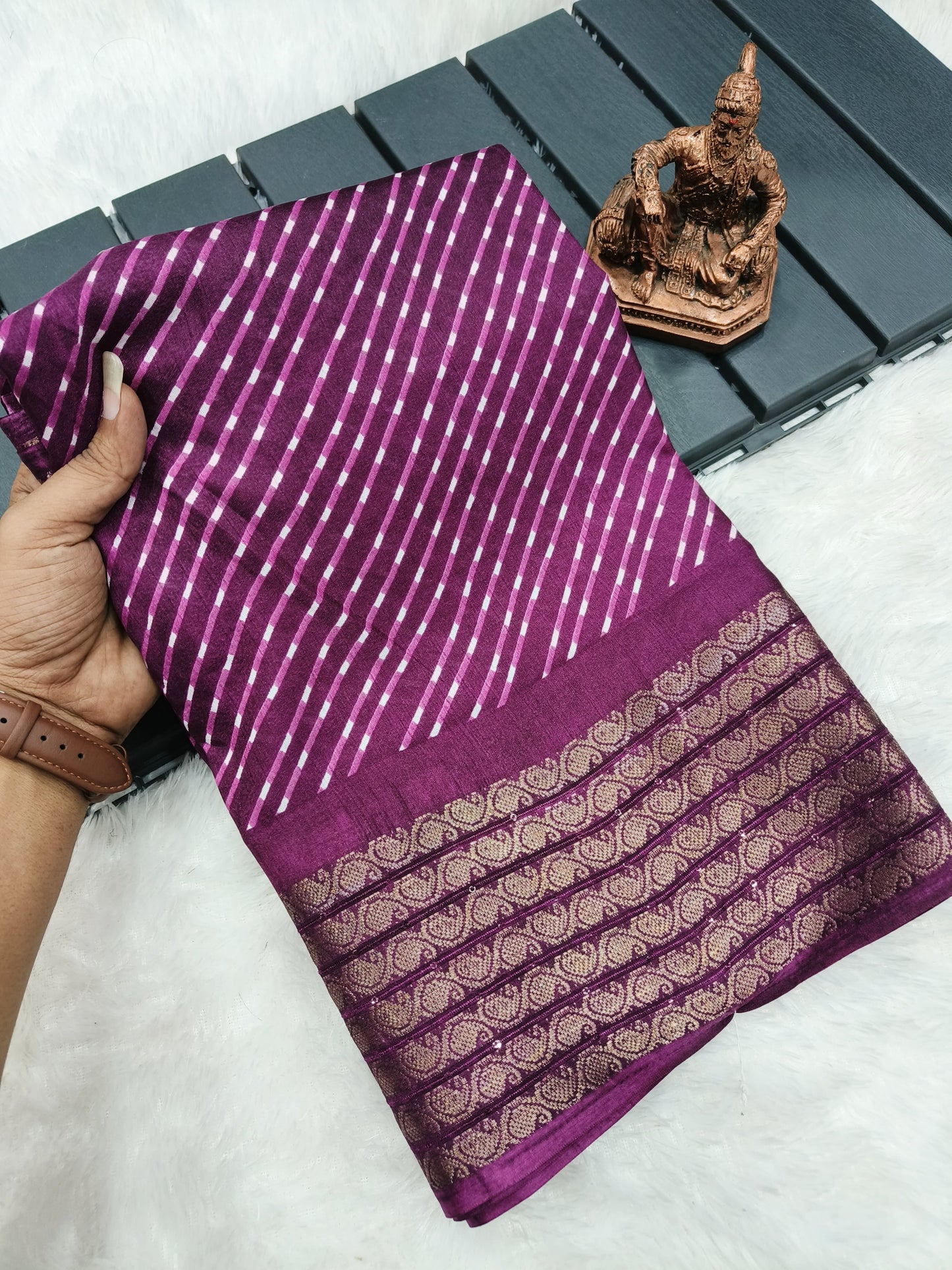 Butter Bandhej Saree - A Fusion of Tradition and Elegance