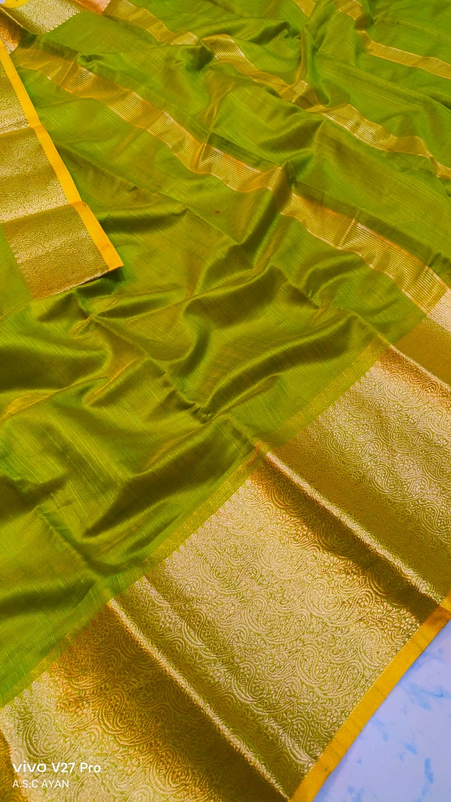 Luxurious Keshori Silk Sarees with Blouse Piece