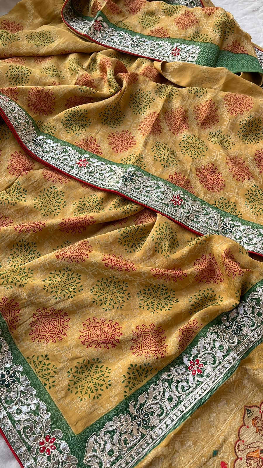 Luxurious Pure Handloom Silk Sarees: Kalamkari Meena Zari Banarasi Weaving with Pearl Border
