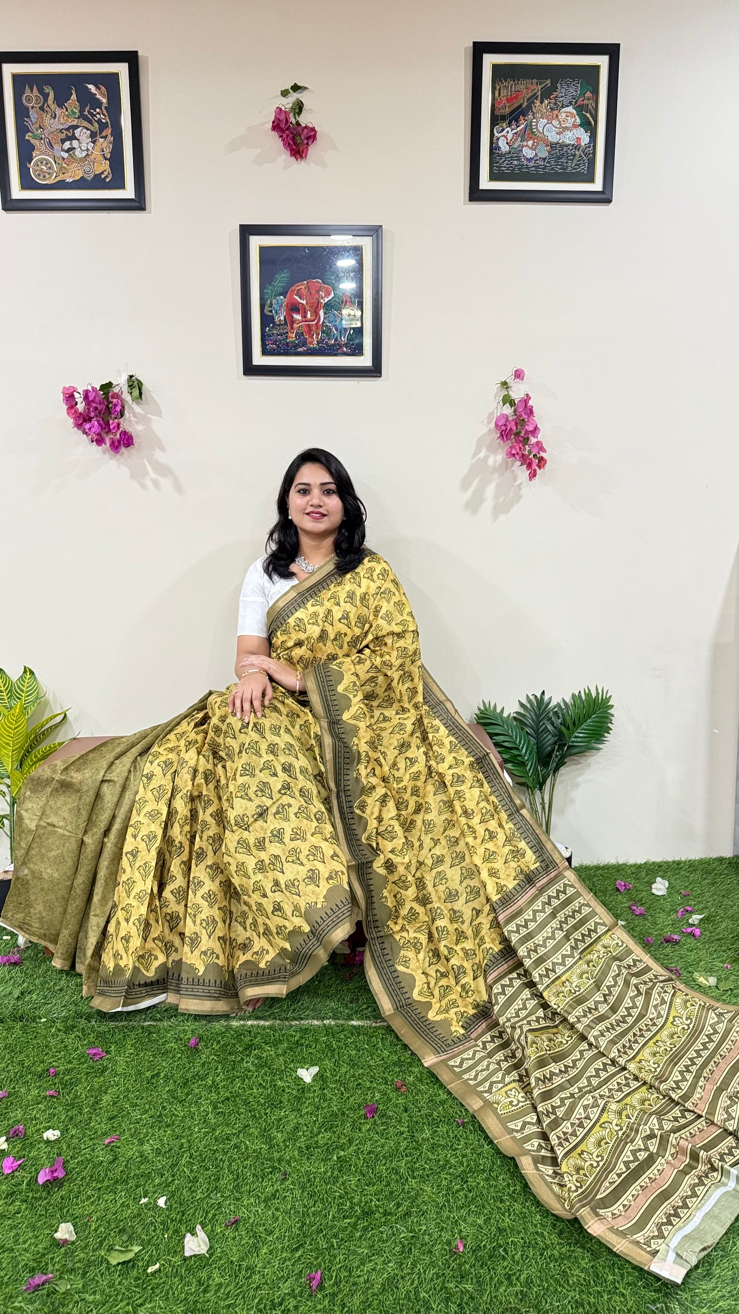 Traditional Look Soft Chanderi Silk Saree with Gold Jari Border and Attractive Digital Print