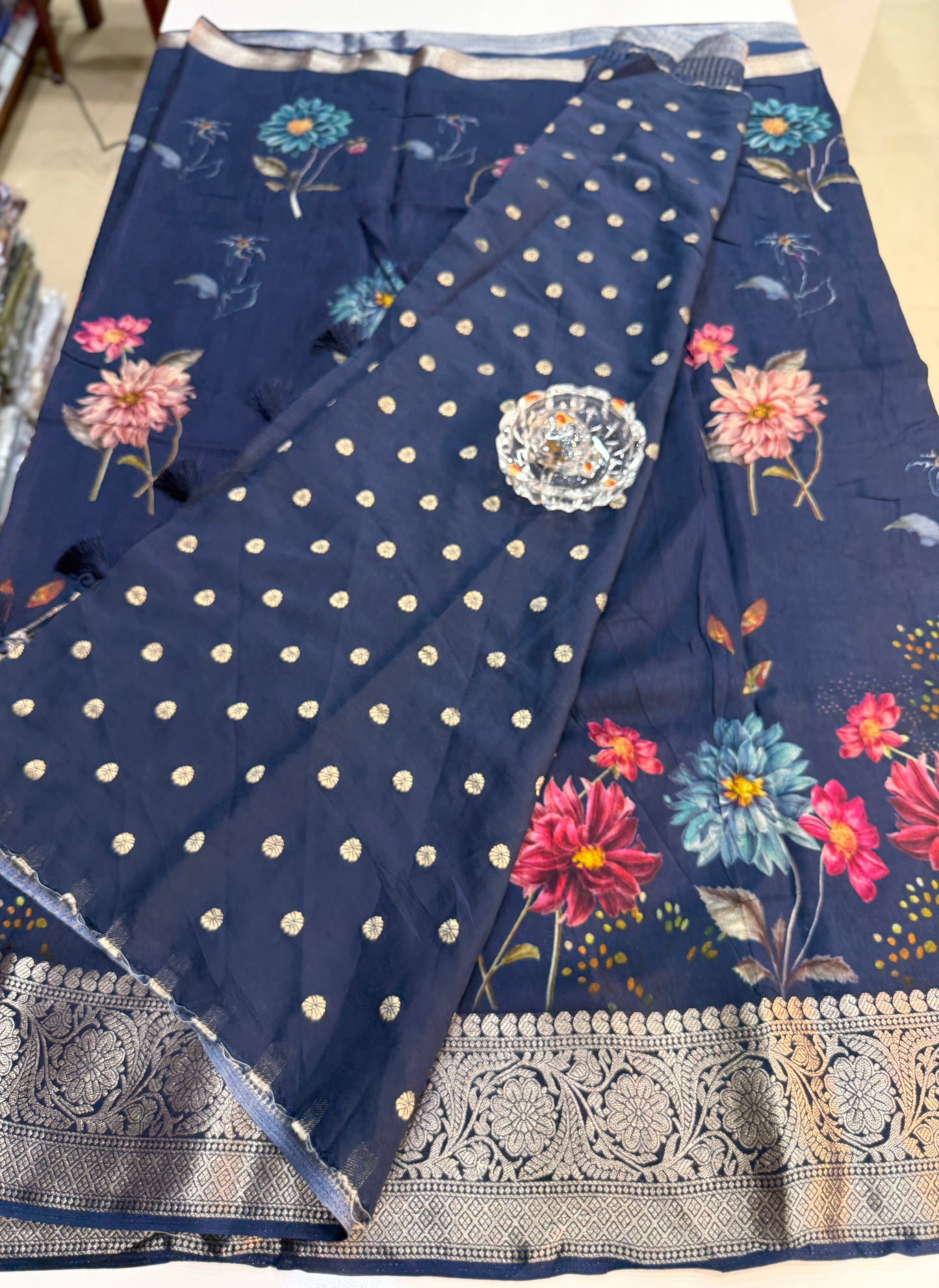 Russian Viscose Crepe Silk Chittpallu Saree with Heritage Print and Zari Border for Women