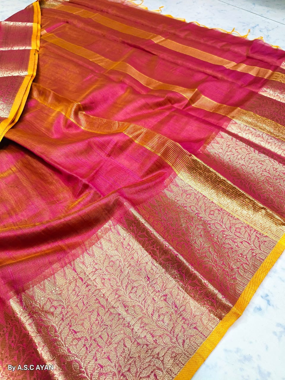 Luxurious Keshori Silk Sarees with Blouse Piece