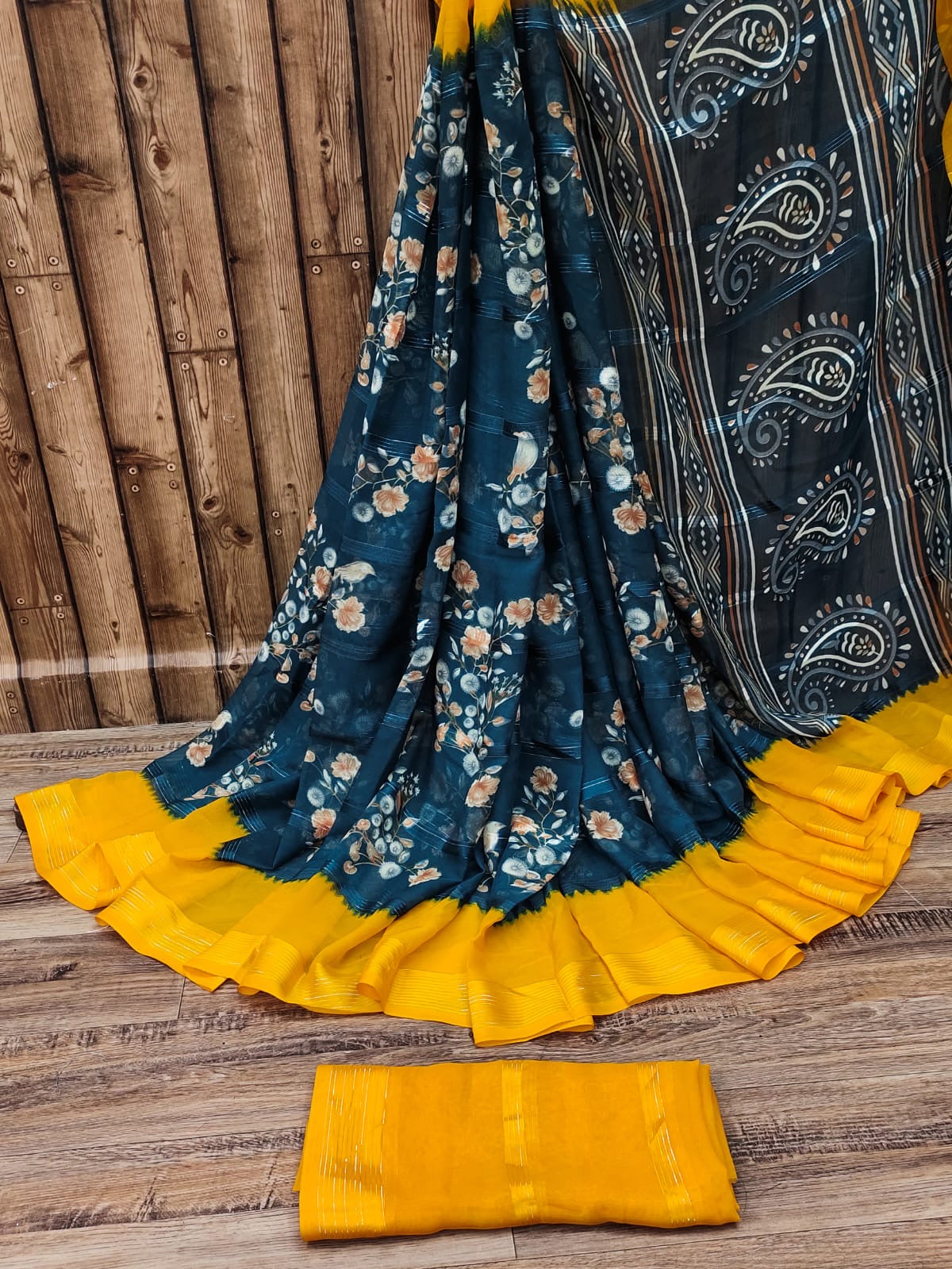 Chiffon Jari Saree with All-Over Floral Print & Contrast Printed Border – Blouse Options Available