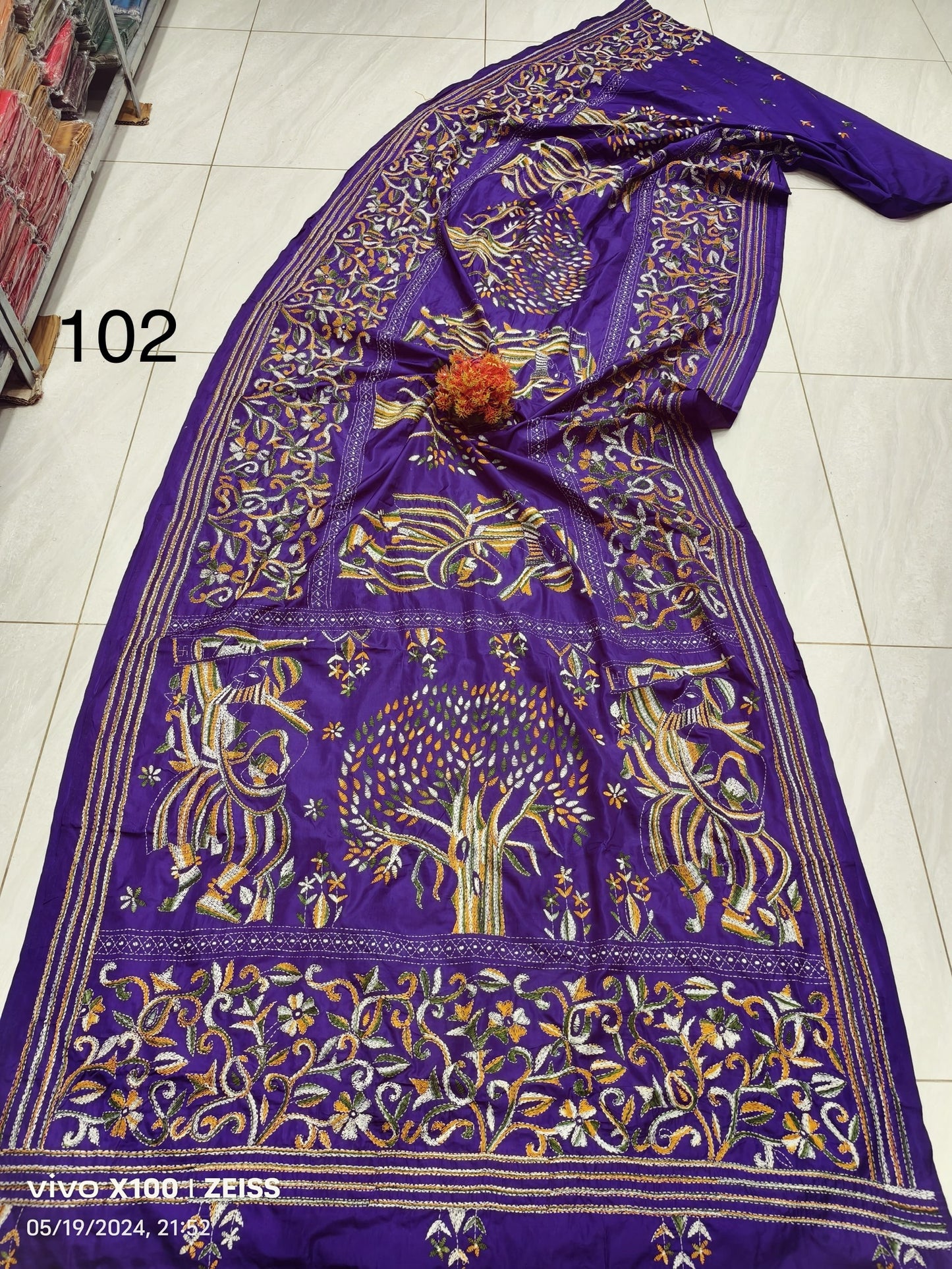 Elegance Redefined: The Blended Bangalore Silk Kathastitch Saree**
