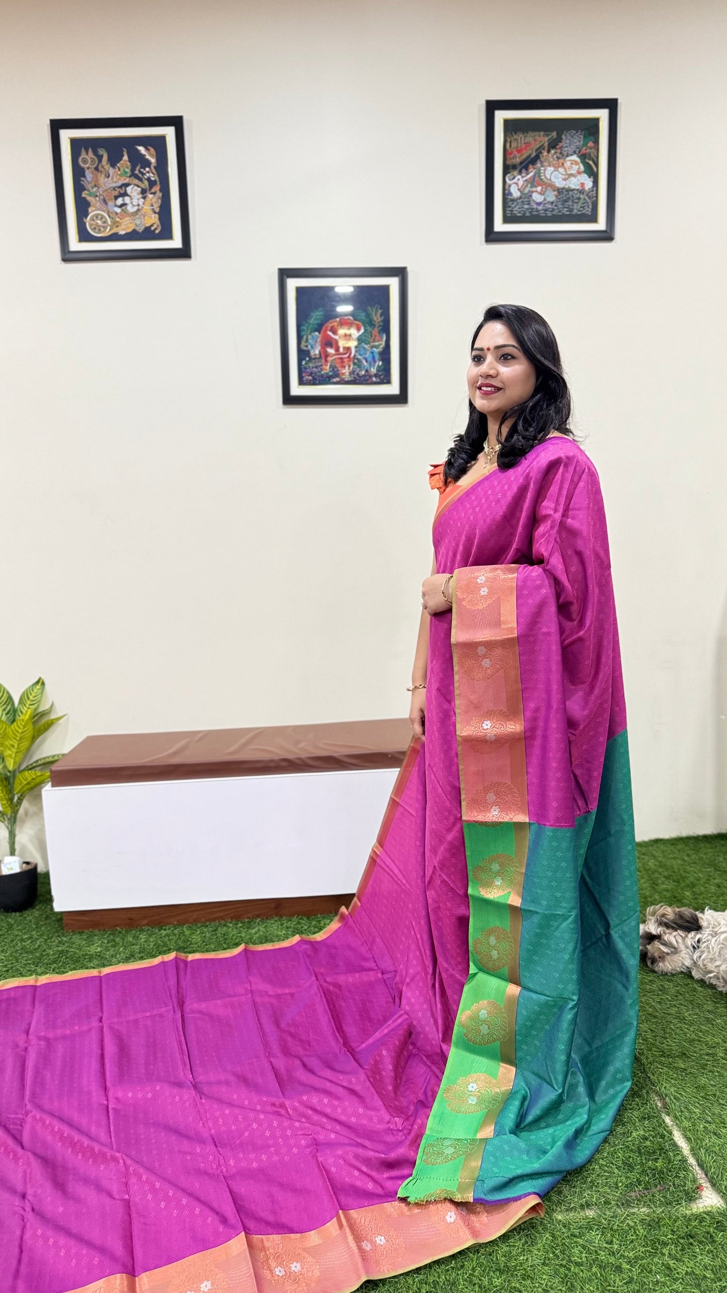 Fresh Arrival 3D Emboss Art Silk Contrast Chit Pallu