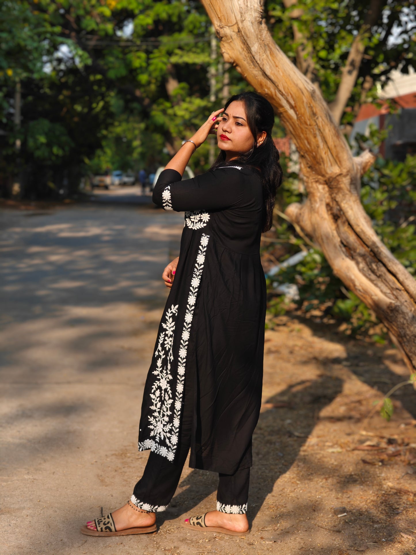 Nayra Cut Kurti With Pant