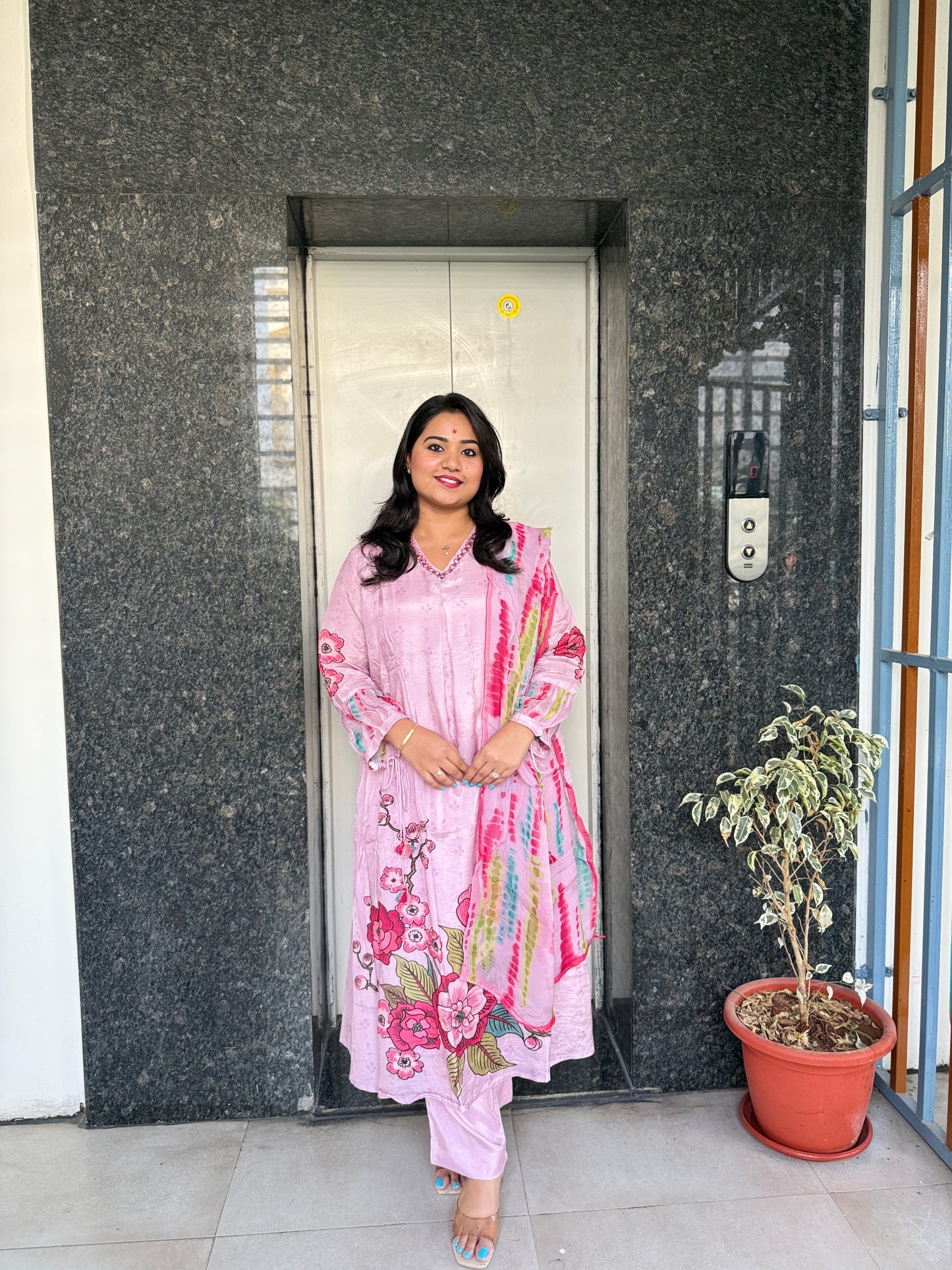 Muslin Kurta Pant with Organza Dupatta Set for Women – Embroidery Detailing – M to XXL
