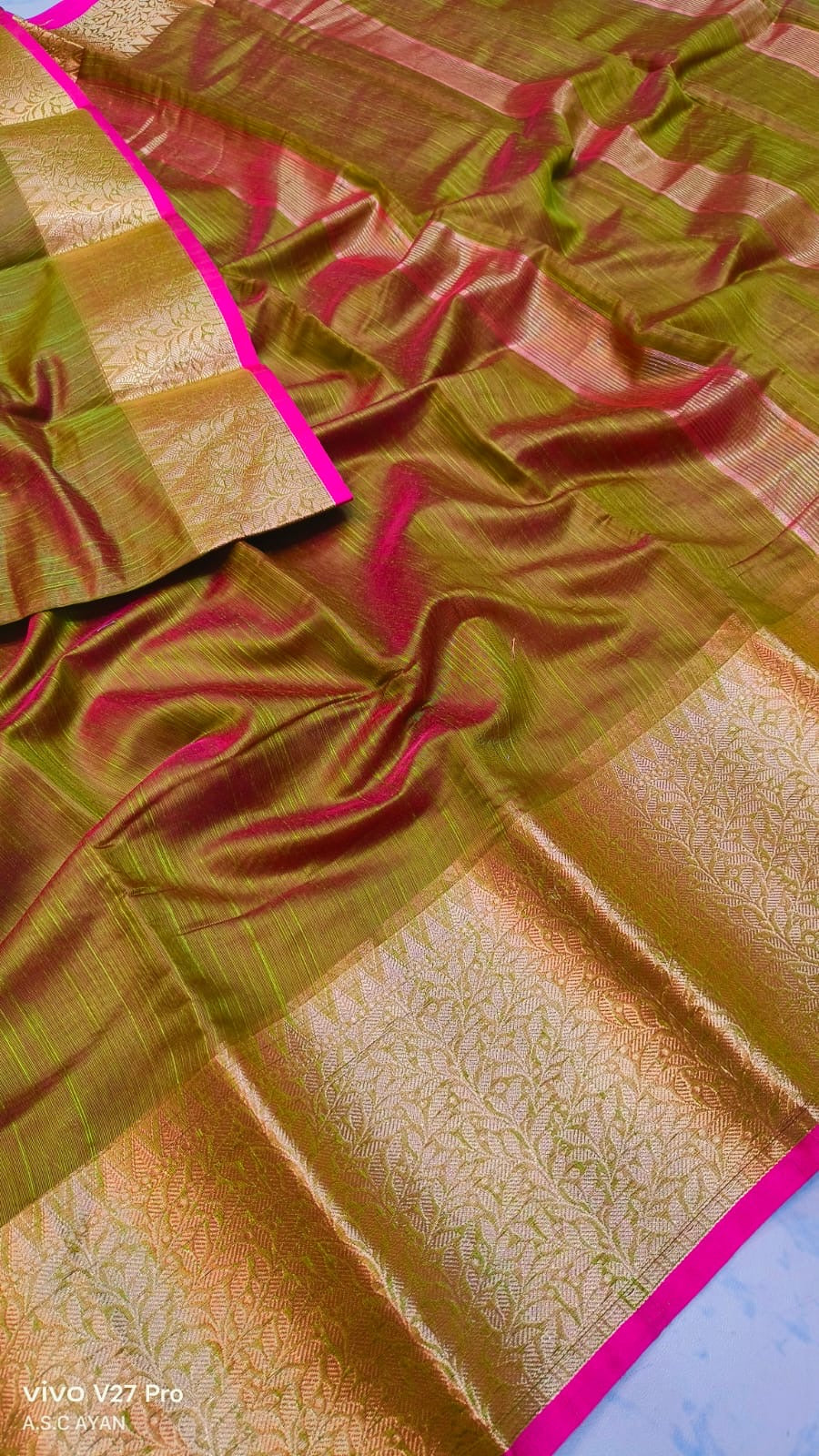 Luxurious Keshori Silk Sarees with Blouse Piece