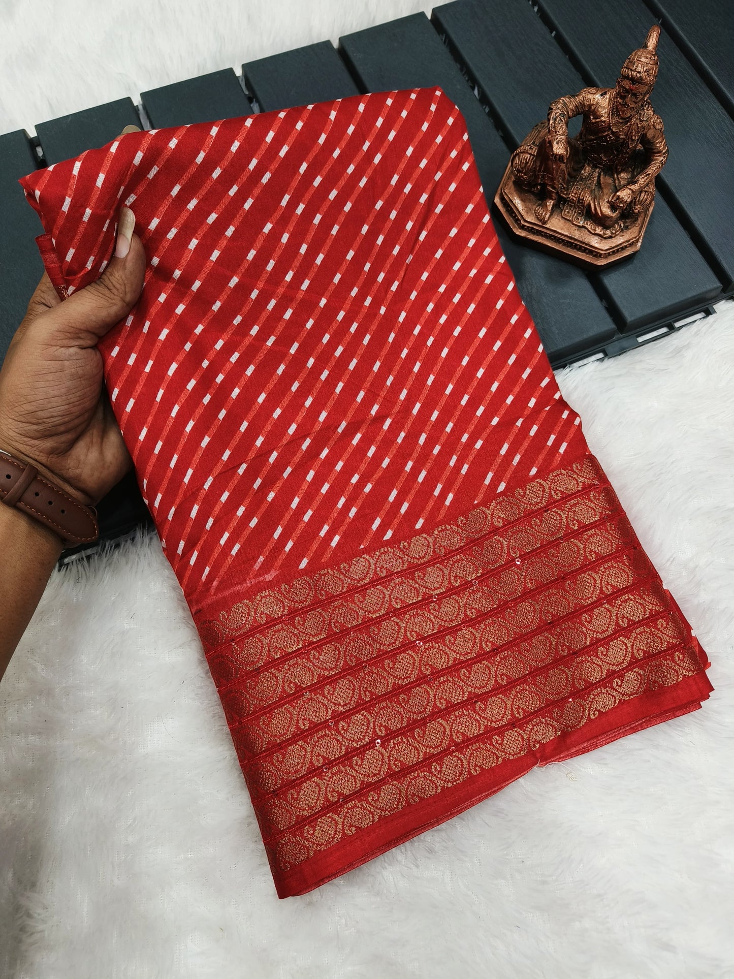 Butter Bandhej Saree - A Fusion of Tradition and Elegance
