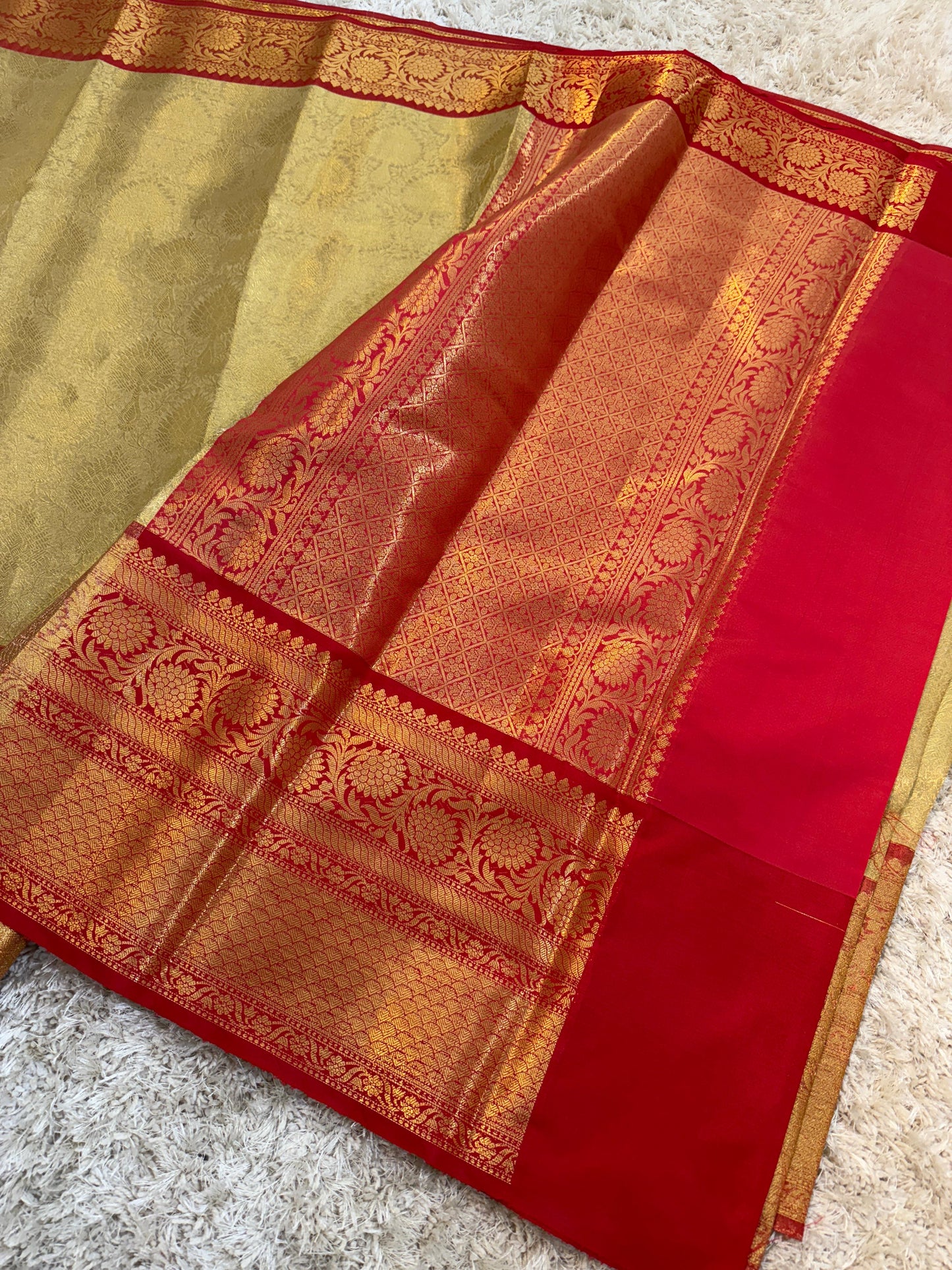 Banarasi Zari Tanchui Kanchipuram Soft Silk Saree