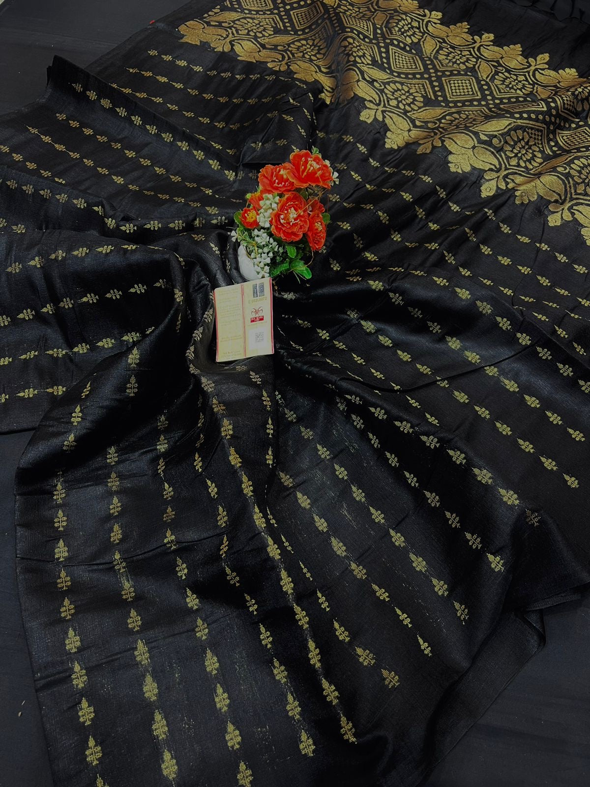 Pure Raw Silk Handloom Weaved Saree