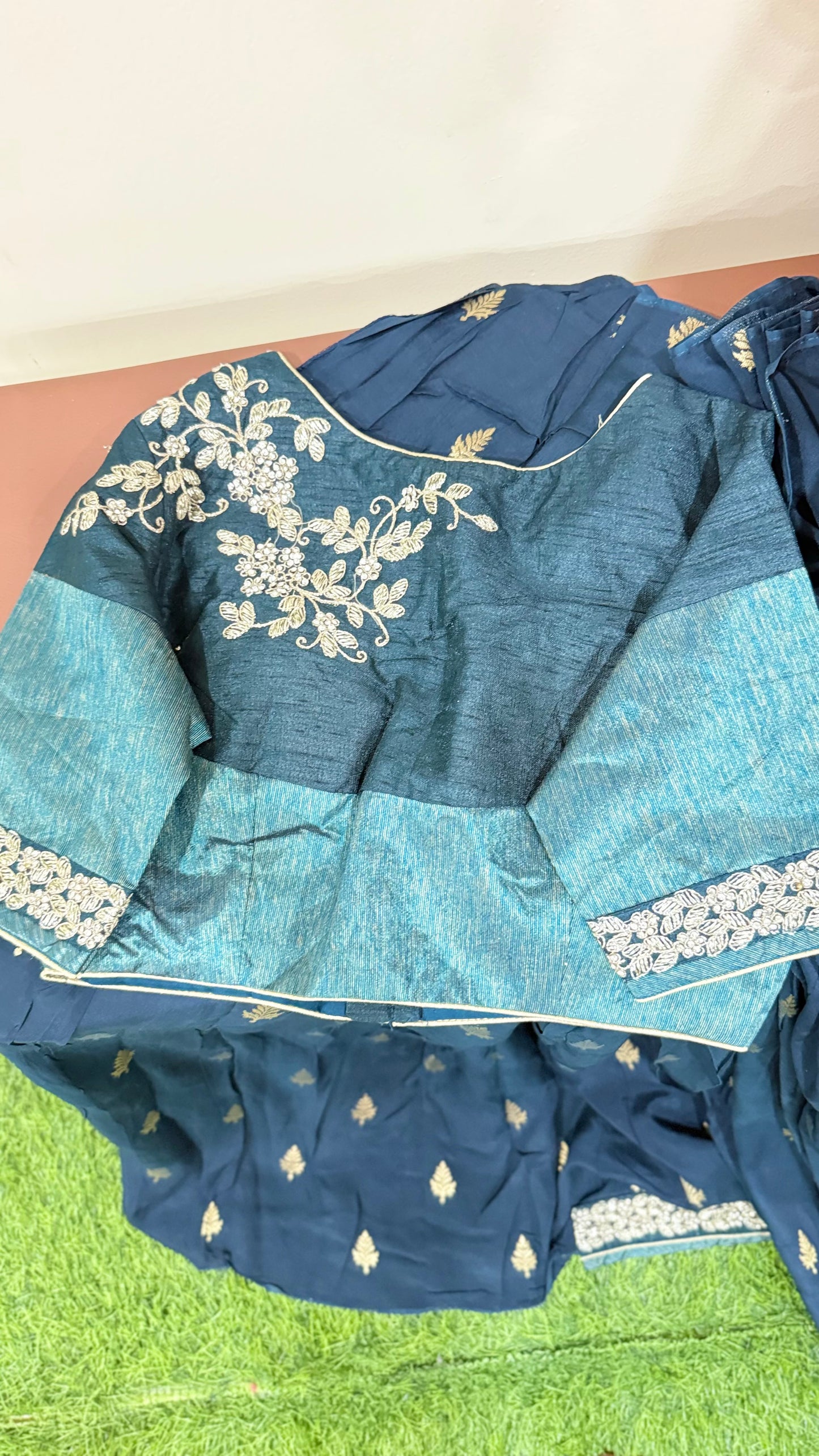 Pure Viscose Silk Designer Saree with Unstitched Blouse for Festive and Wedding Wear