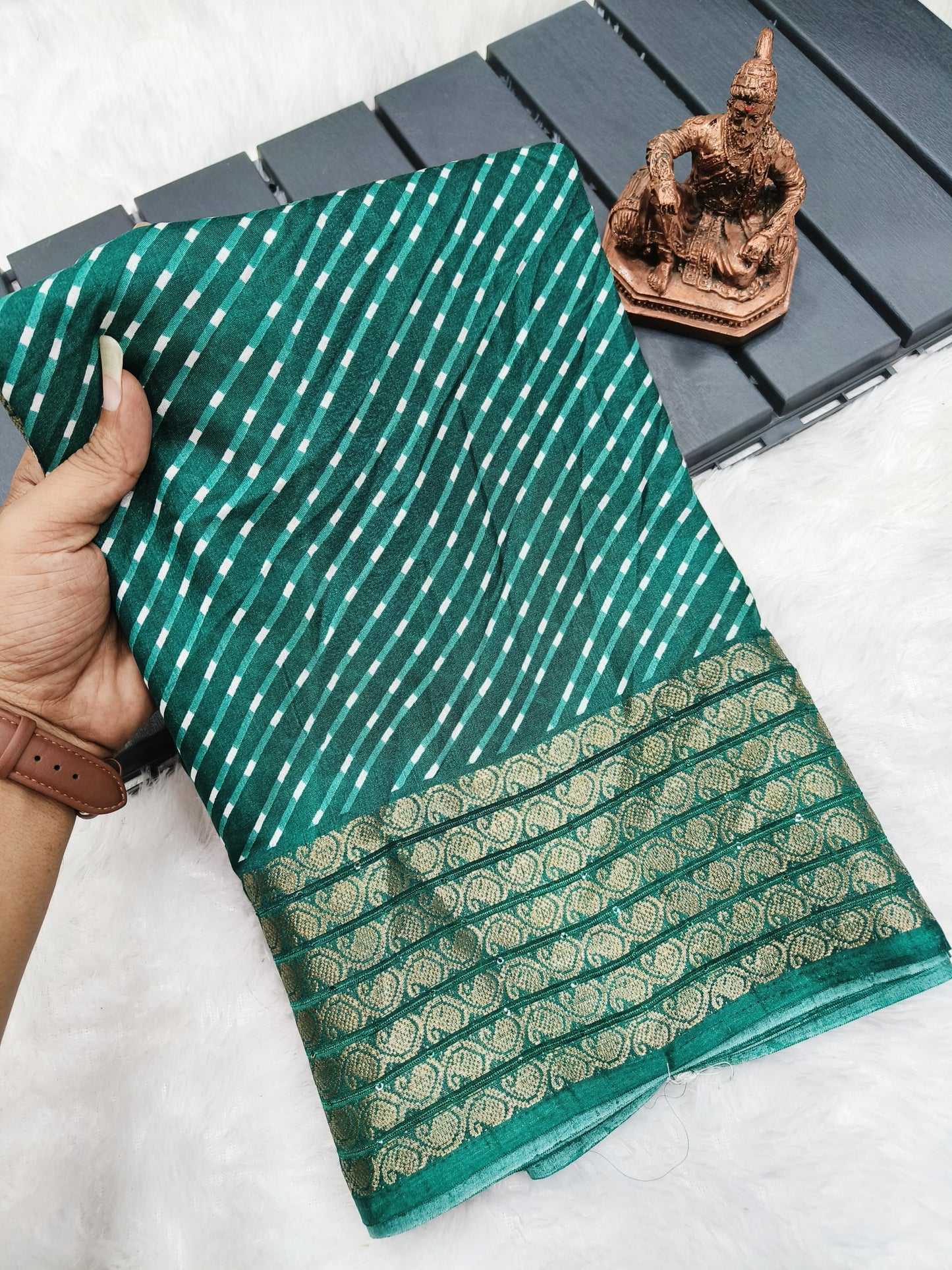Butter Bandhej Saree - A Fusion of Tradition and Elegance