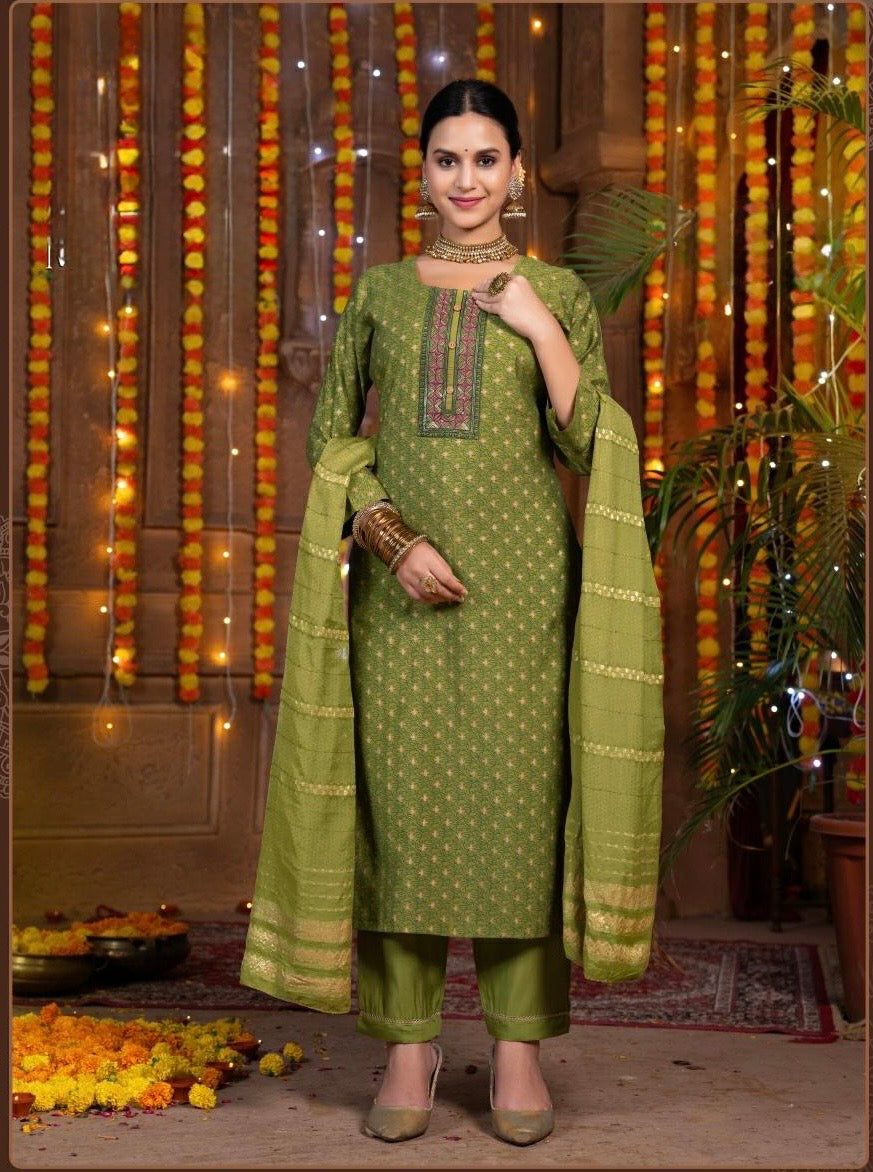 Roman Silk Straight Suit Set with Muslin Jacquard Dupatta – Women’s Plus Size Ethnic Wear