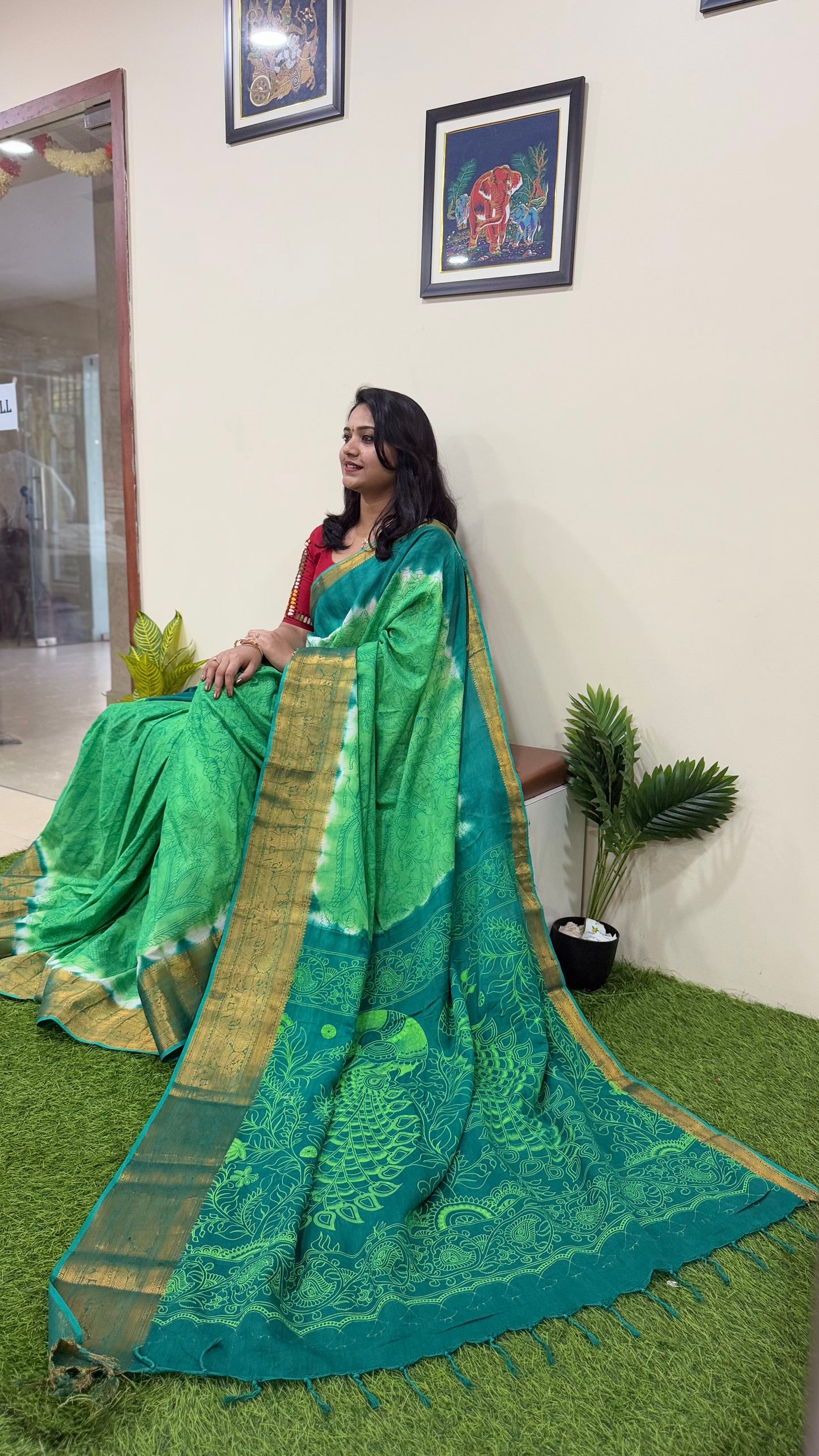 Exquisite Chennuri Pure Silk Saree with Kanchi Borders & Outline Kalamkari Designs