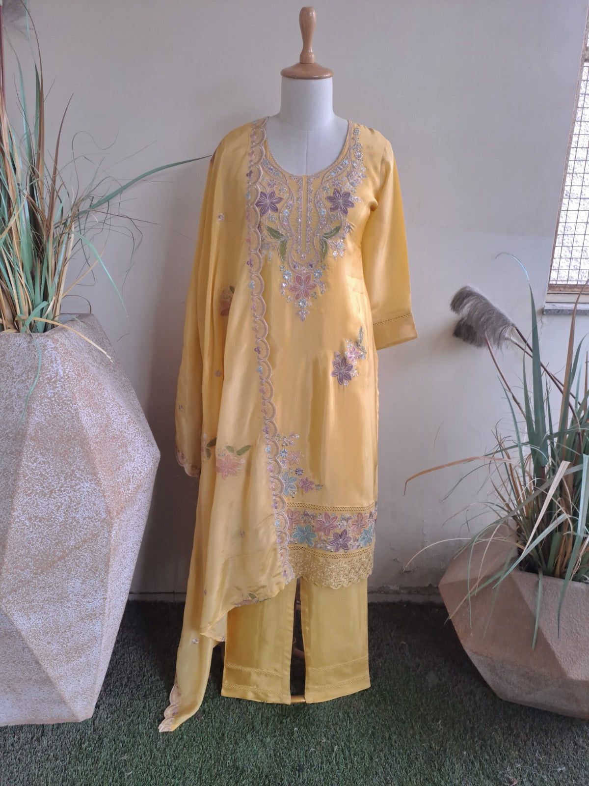 Glass Organza Kurta Set with Zari and Sequin Embroidery, Cotton Lining, Shantoon Pant, and Scallop Dupatta