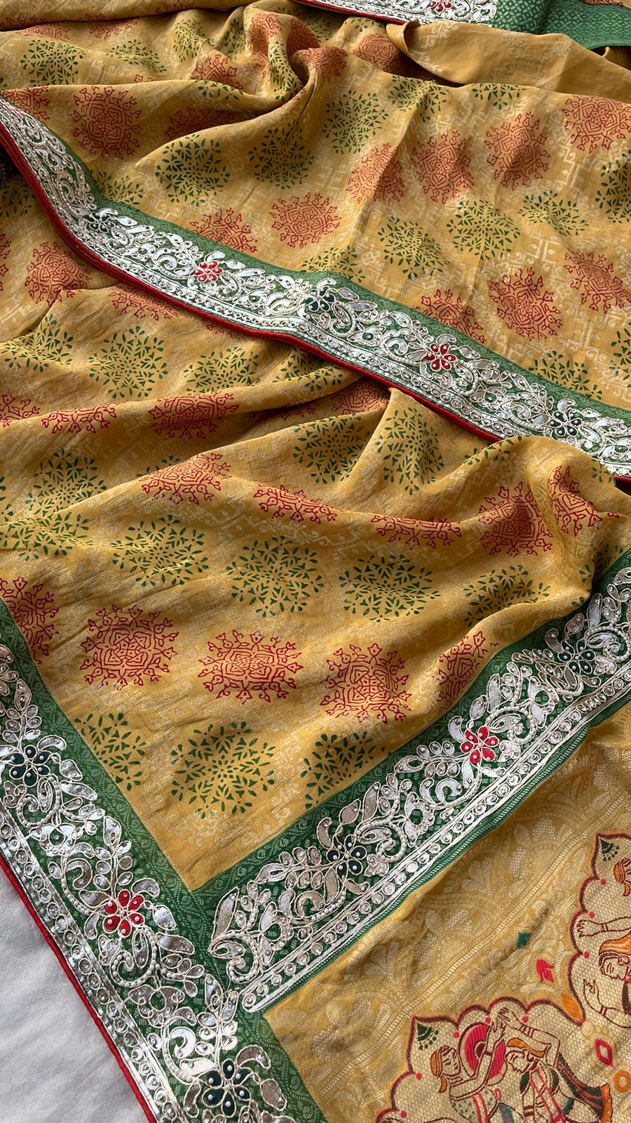 Luxurious Pure Handloom Silk Sarees: Kalamkari Meena Zari Banarasi Weaving with Pearl Border