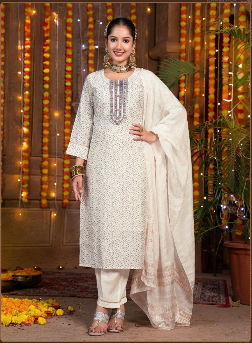 Roman Silk Straight Suit Set with Muslin Jacquard Dupatta – Women’s Plus Size Ethnic Wear