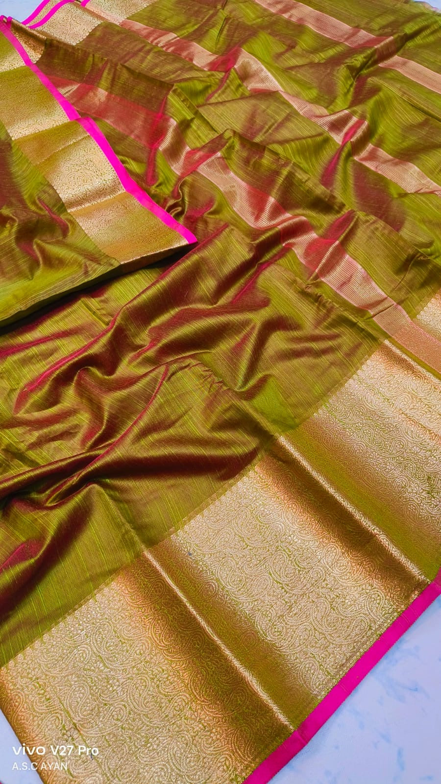 Luxurious Keshori Silk Sarees with Blouse Piece