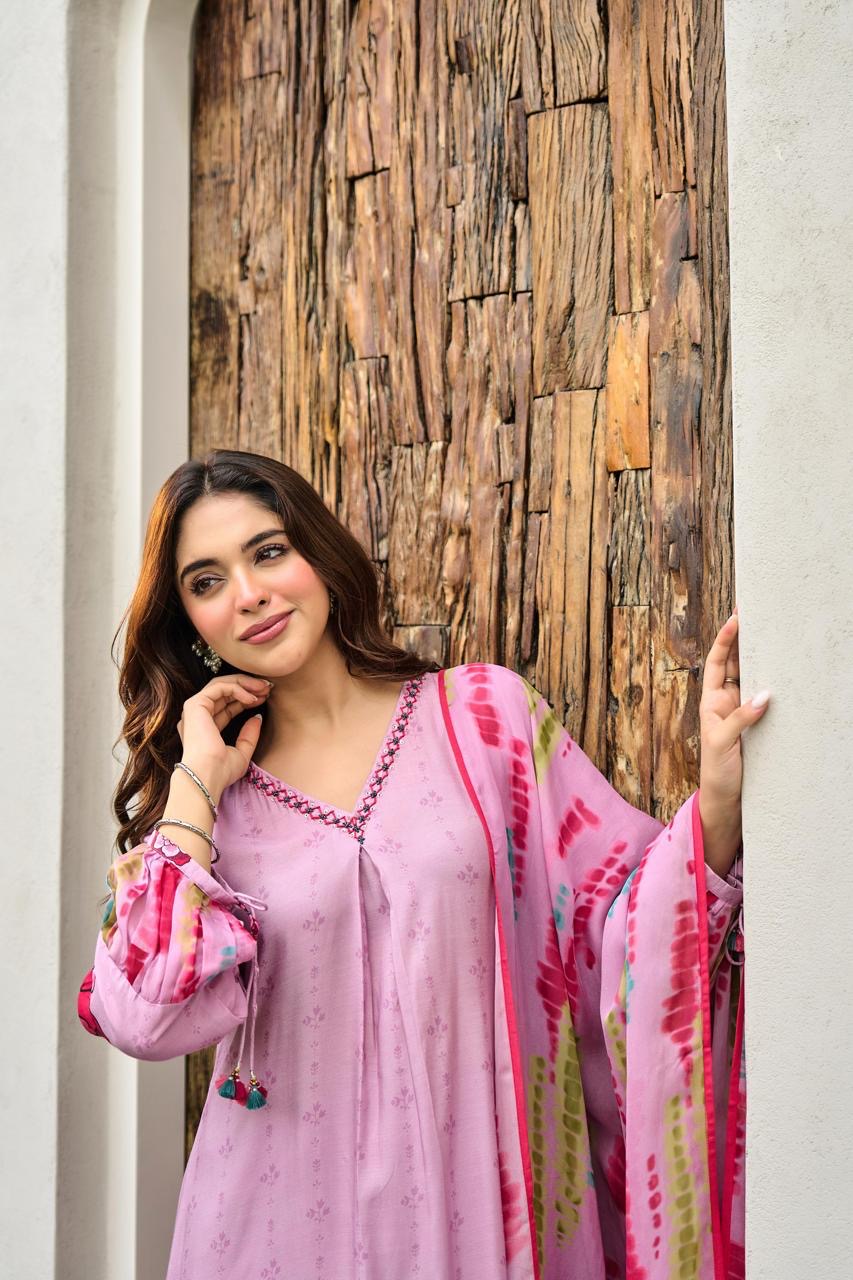Muslin Kurta Pant with Organza Dupatta Set for Women – Embroidery Detailing – M to XXL