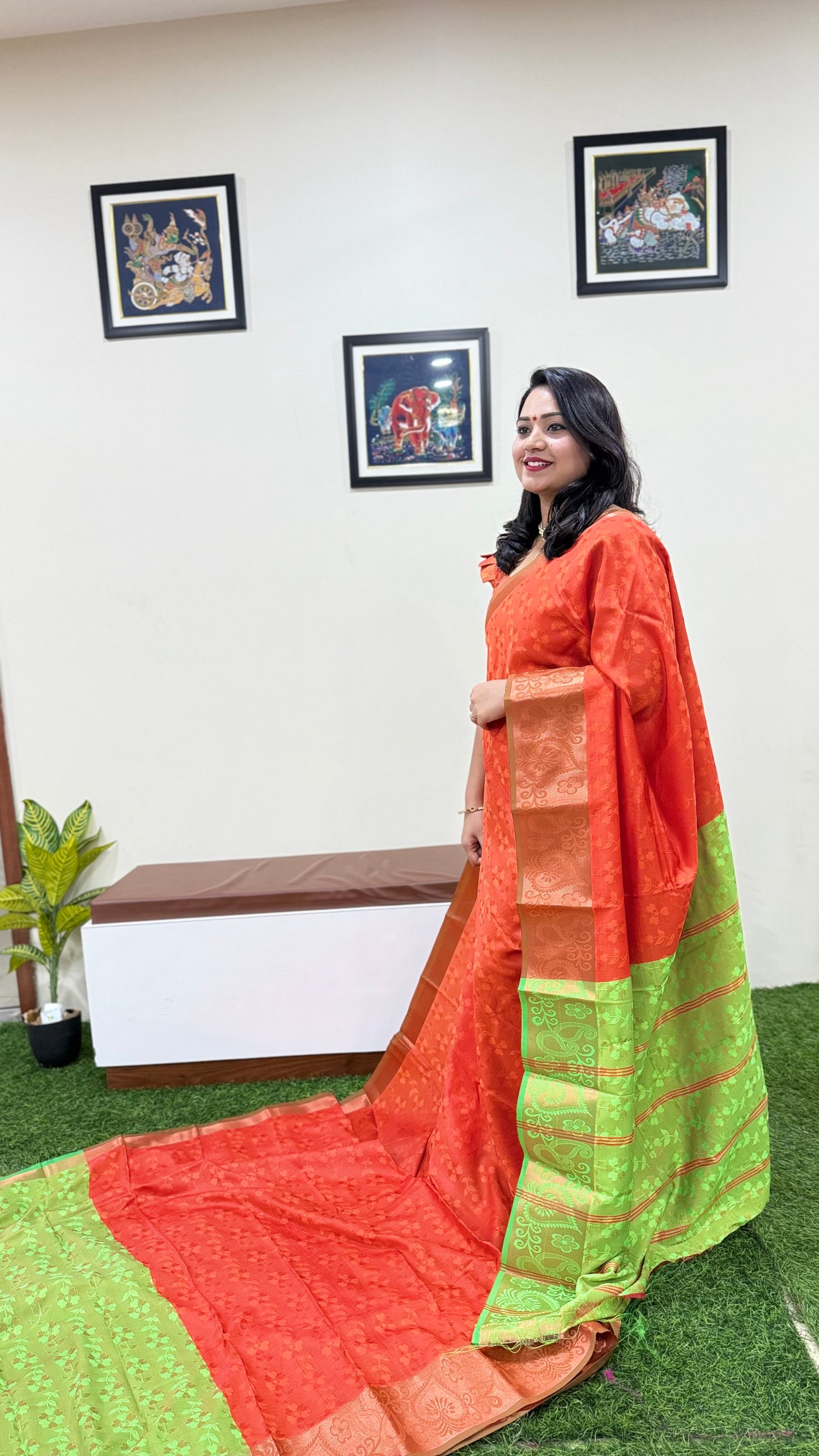 Fresh Arrival 3D Emboss Art Silk Contrast Chit Pallu