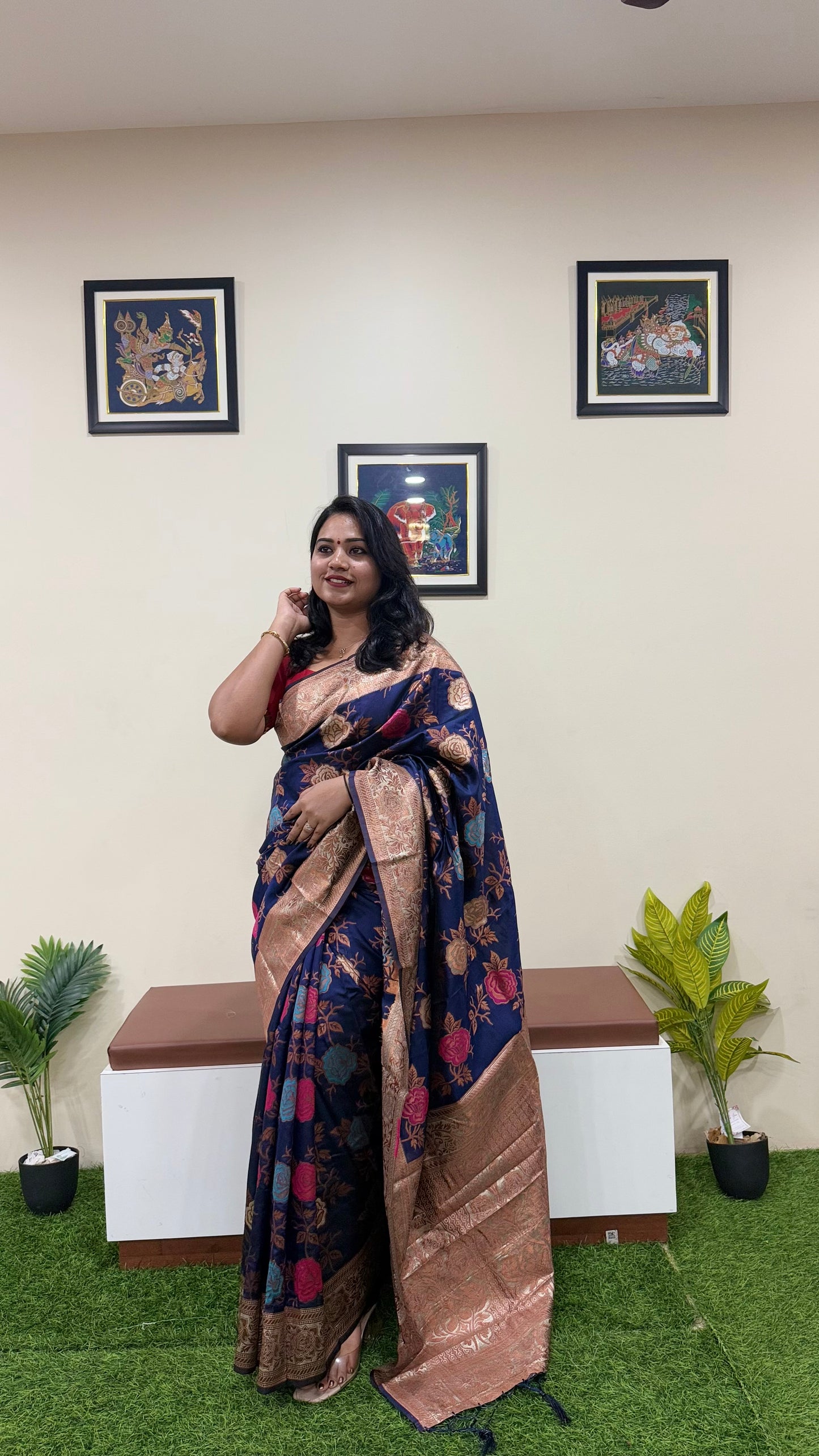 Banarasi Weaves Floral Silk Blend : code 280