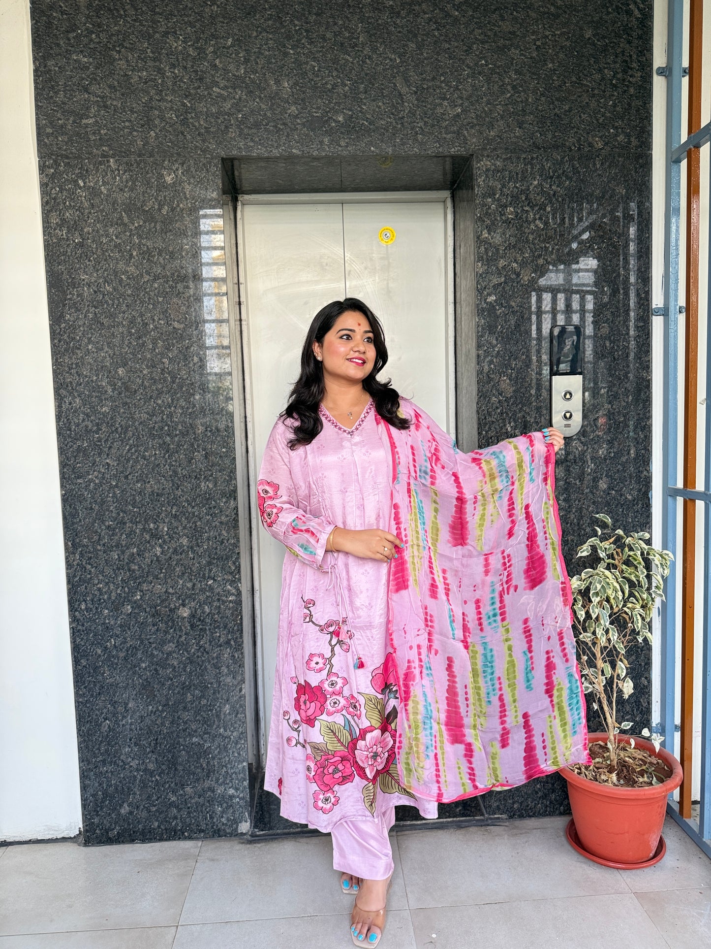 Muslin Kurta Pant with Organza Dupatta Set for Women – Embroidery Detailing – M to XXL