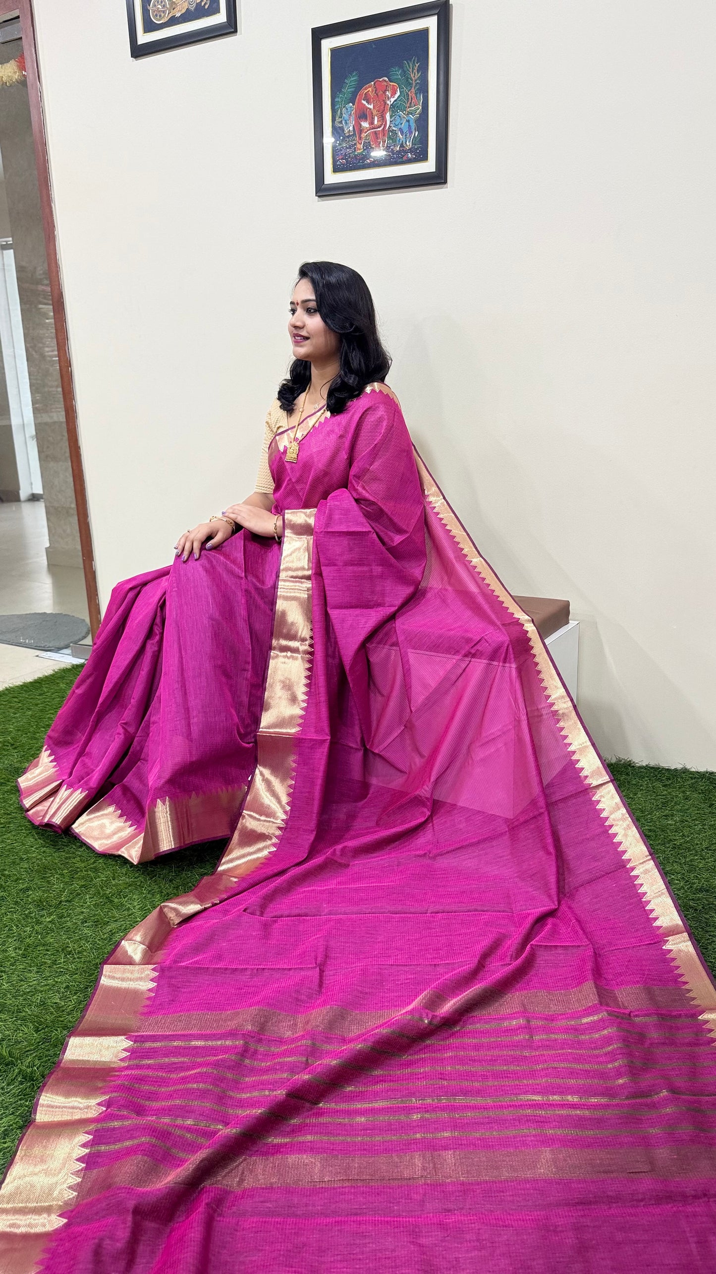 Mangalgiri Plain Soft Silk Saree - Semi Tussar Fabric