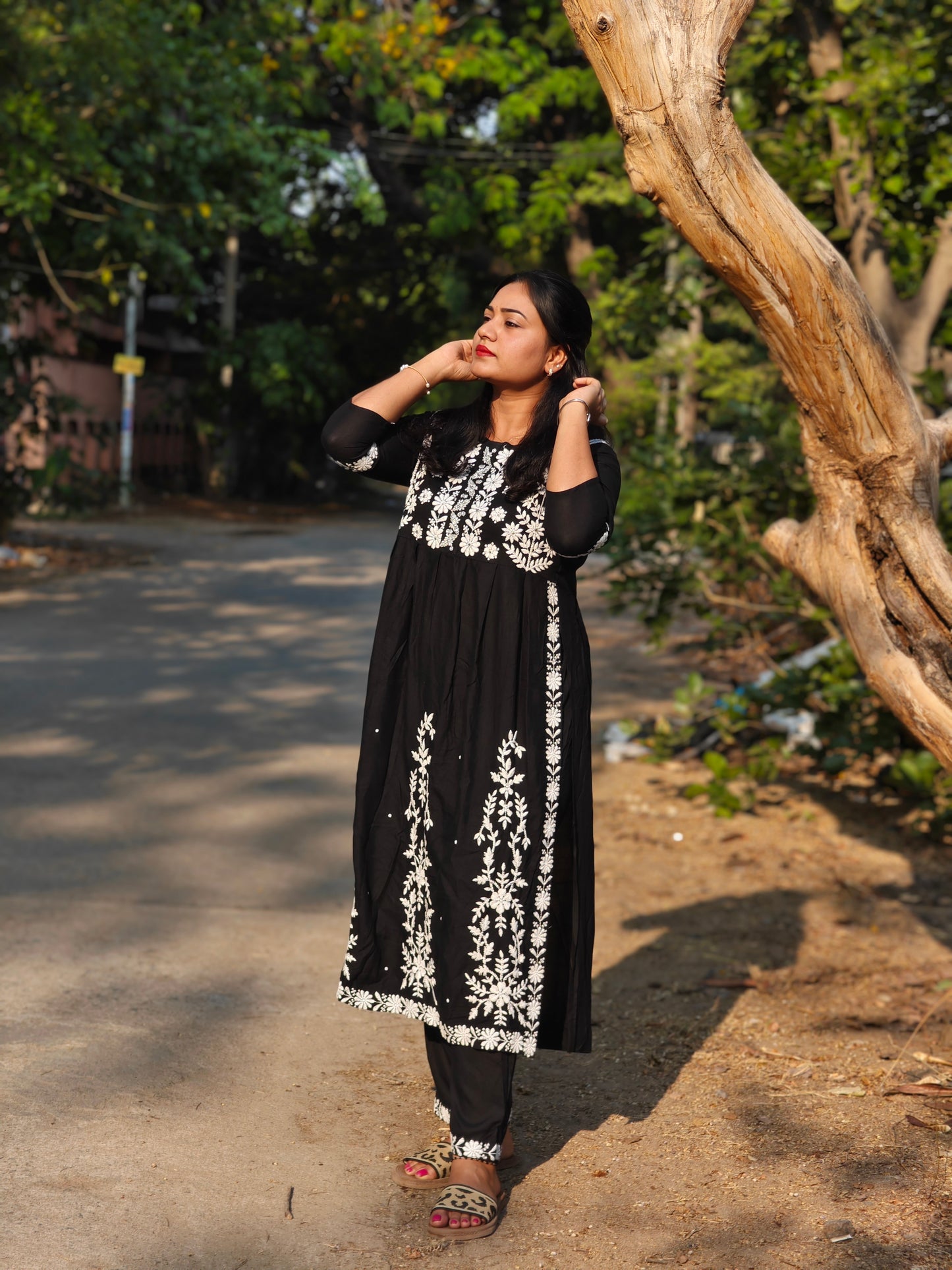 Nayra Cut Kurti With Pant