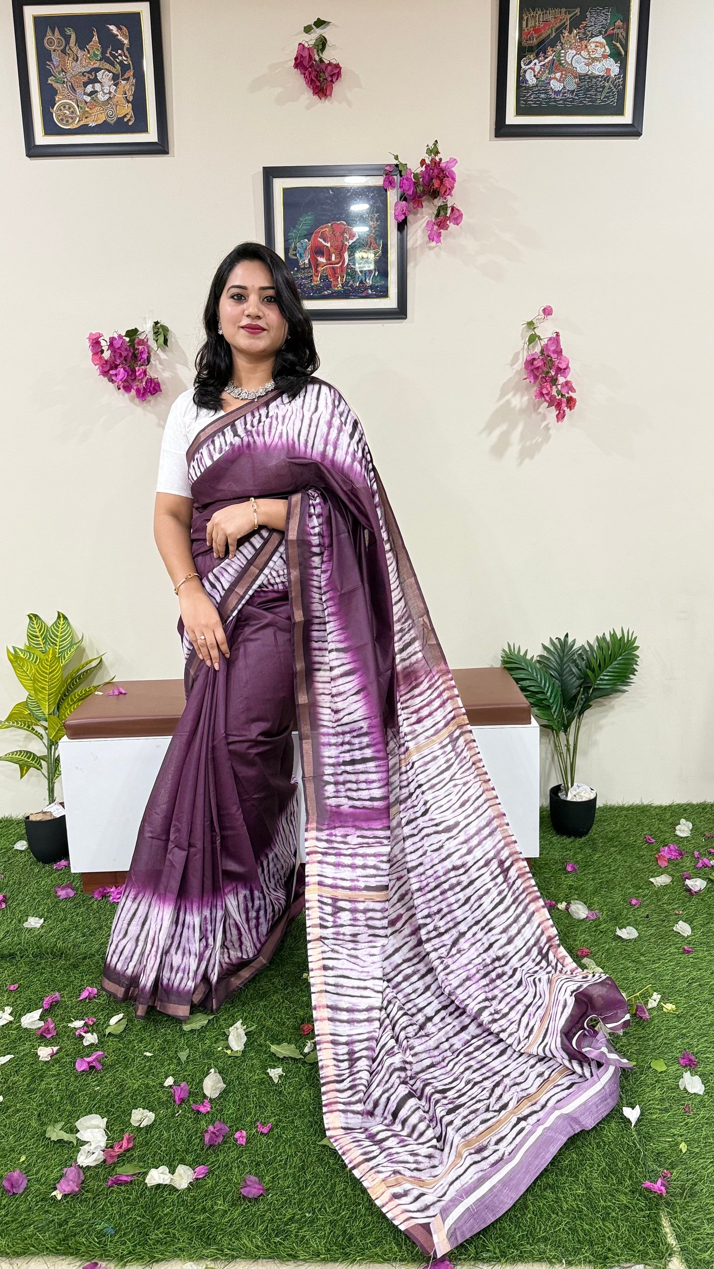 Traditional Look Soft Chanderi Silk Saree with Gold Jari Border and Attractive Digital Print