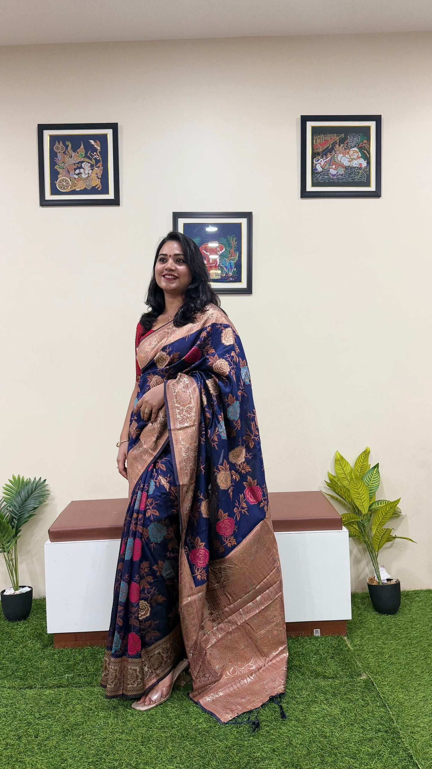 Banarasi Weaves Floral Silk Blend : code 280