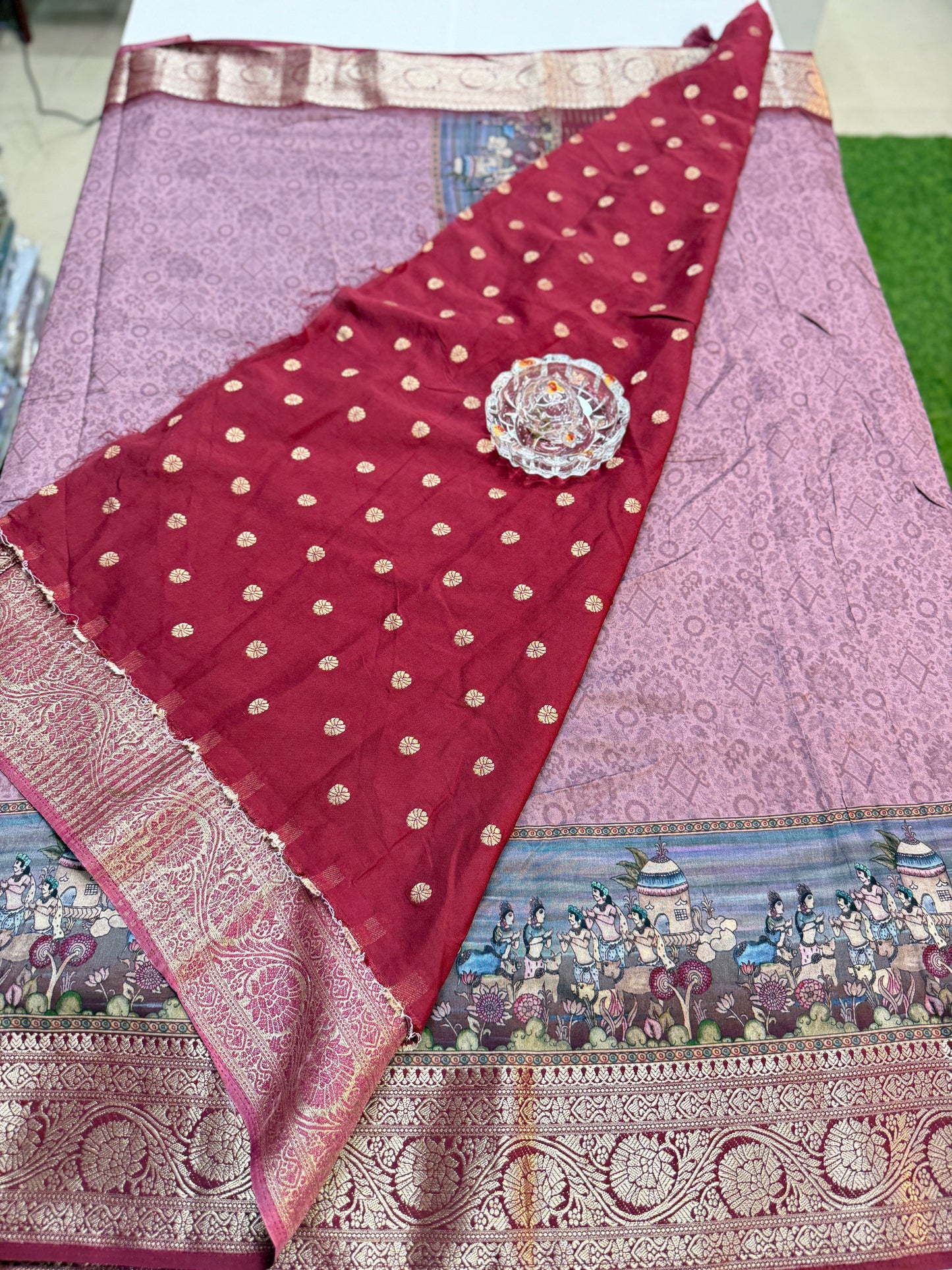 Russian Viscose Crepe Silk Chittpallu Saree with Heritage Print and Zari Border for Women