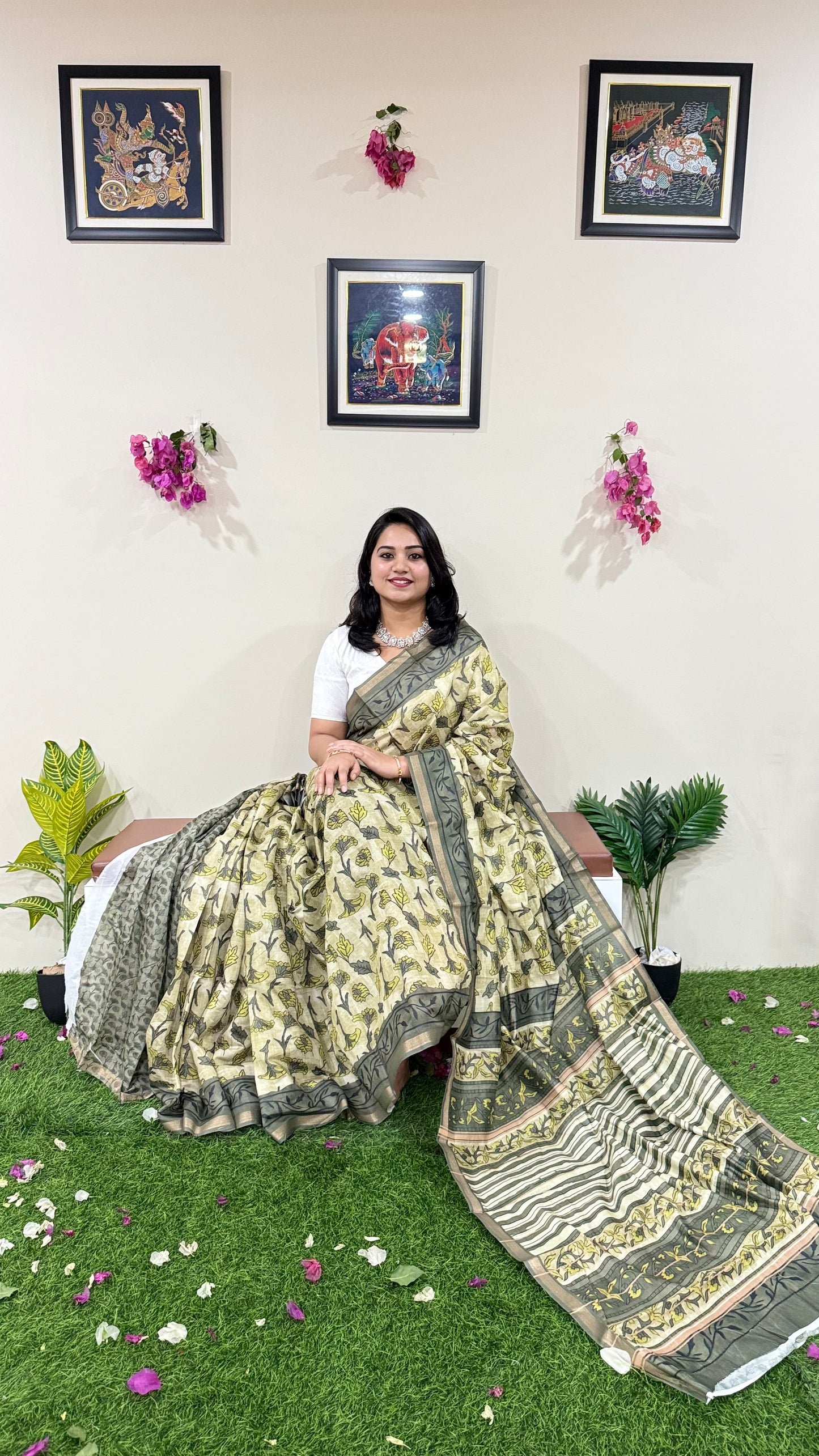 Traditional Look Soft Chanderi Silk Saree with Gold Jari Border and Attractive Digital Print