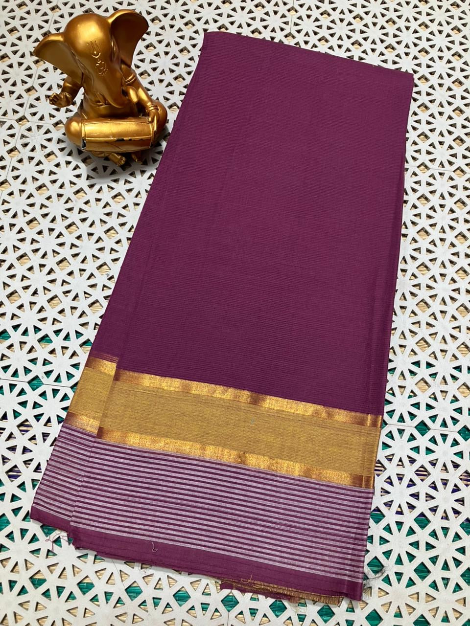 Mangalagiri Cotton Saree for Women with Contrast Pallu and Blouse – Plain Weave Lightweight Drape