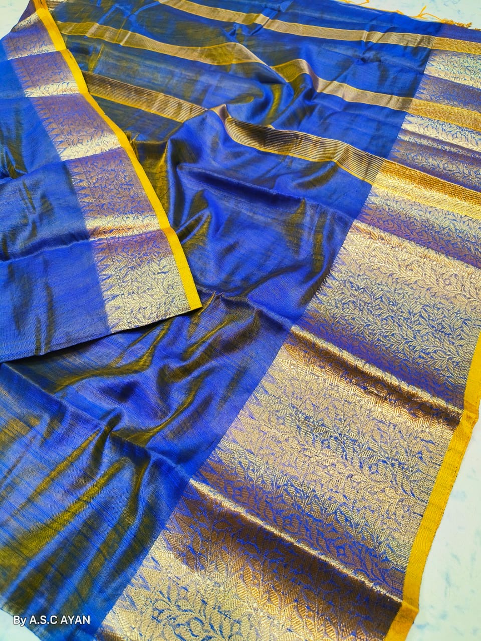 Luxurious Keshori Silk Sarees with Blouse Piece