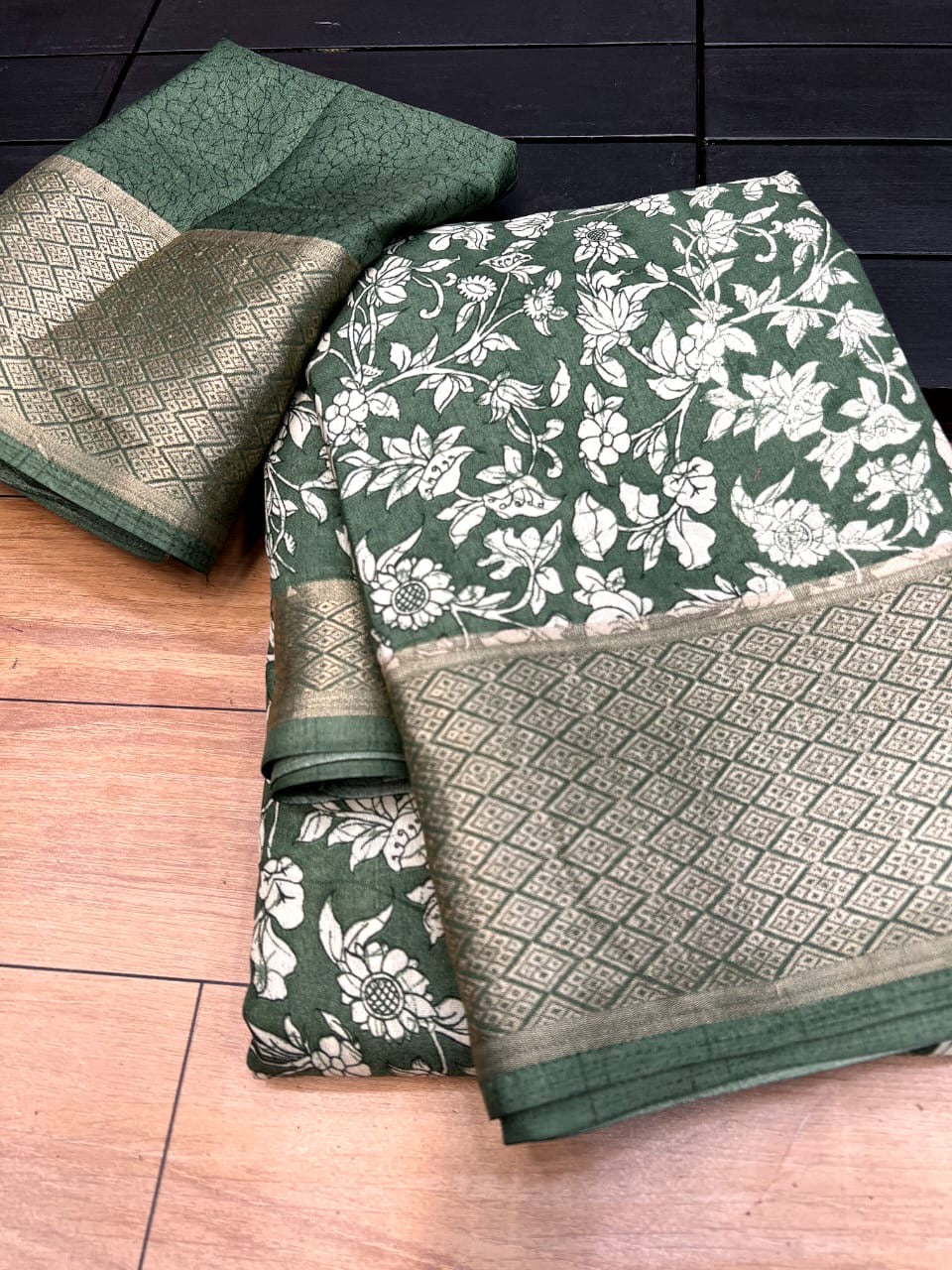 Printed Binni Crepe Silk Saree with Viscose Border