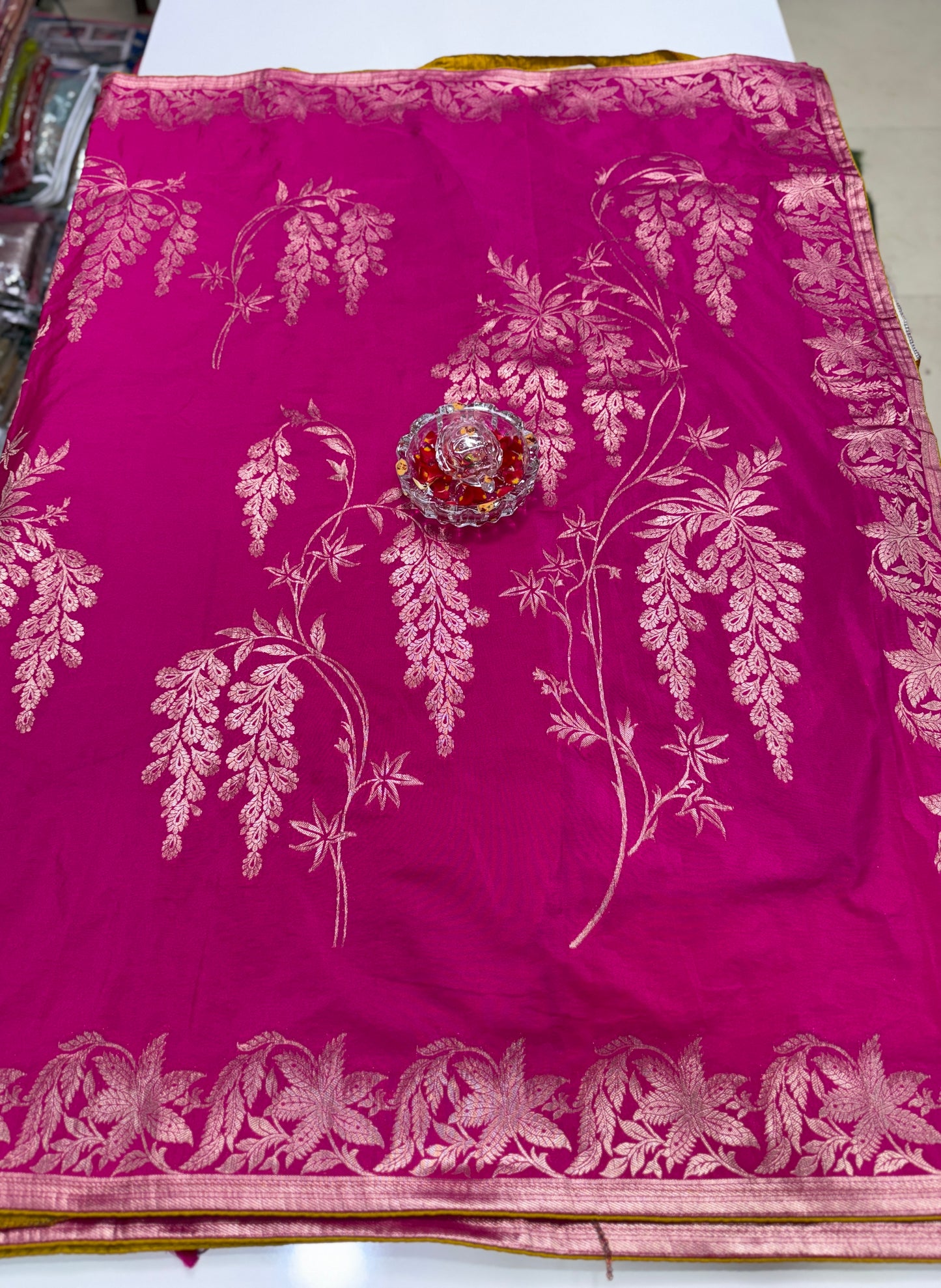 Pure Crepe Saree with Designer Contrast Blouse – Lightweight Festive Wear for Women