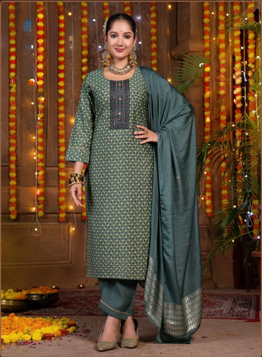 Roman Silk Straight Suit Set with Muslin Jacquard Dupatta – Women’s Plus Size Ethnic Wear