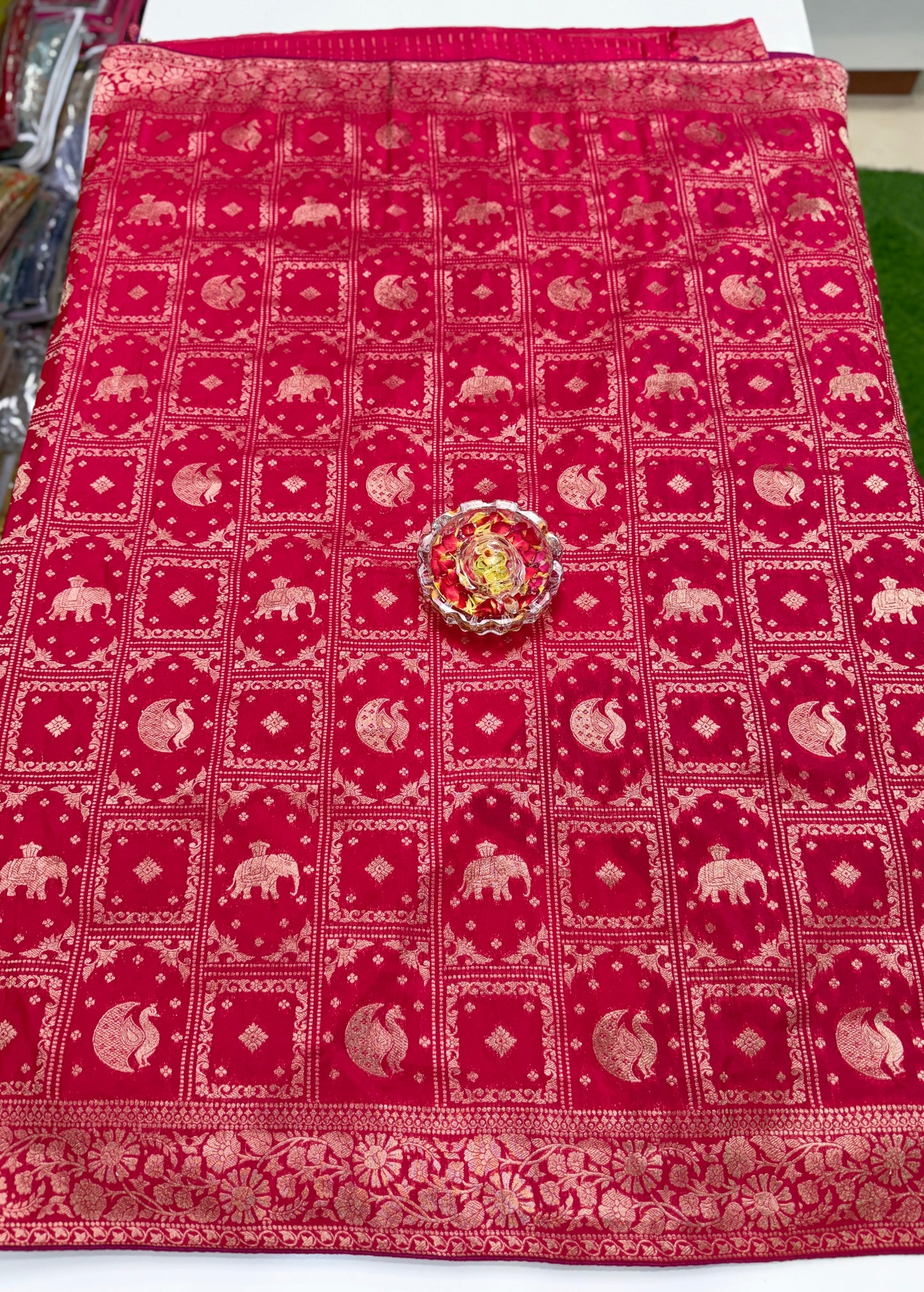 Pure Crepe Saree with Designer Contrast Blouse – Lightweight Festive Wear for Women