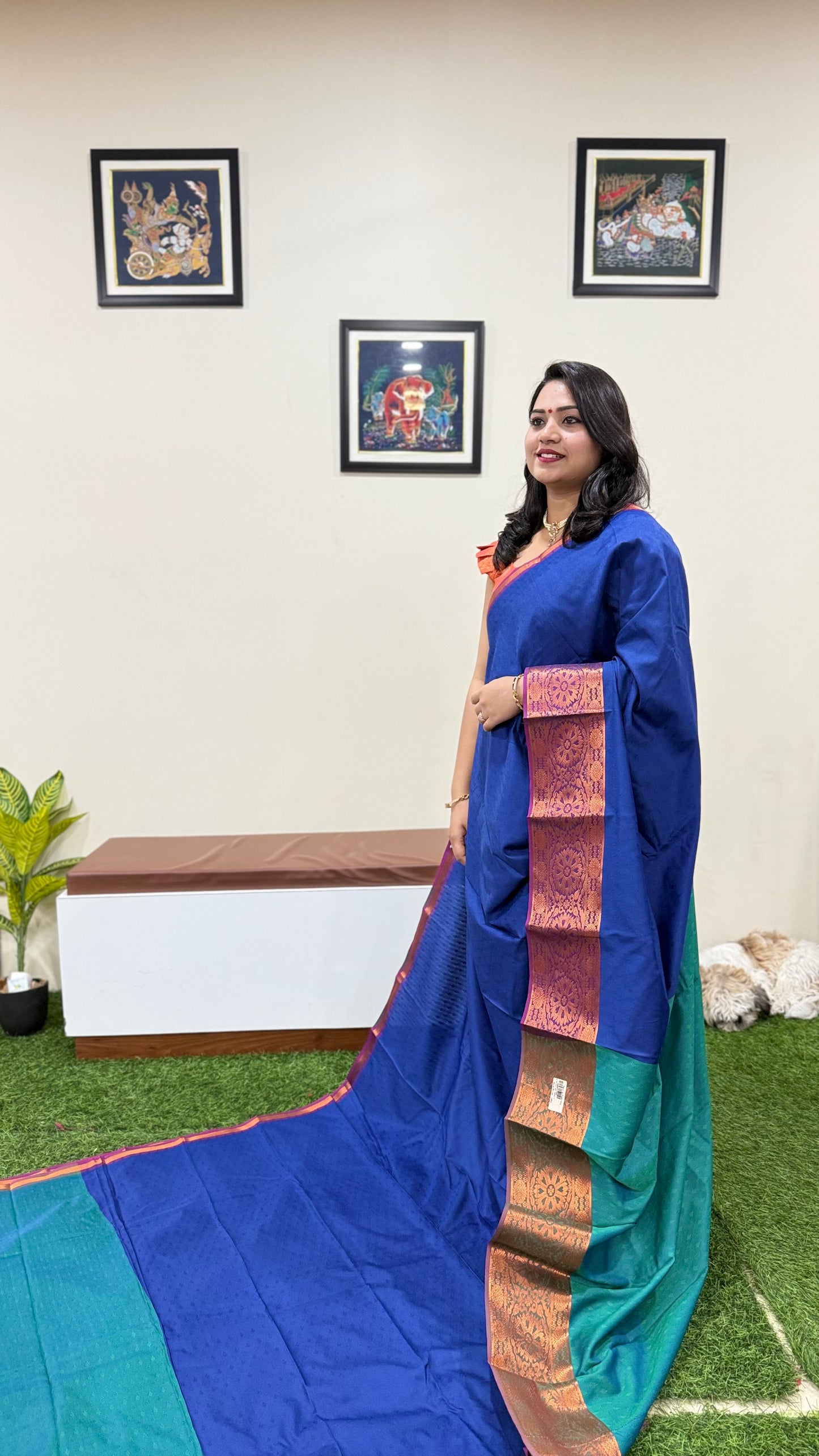 Fresh Arrival 3D Emboss Art Silk Contrast Chit Pallu