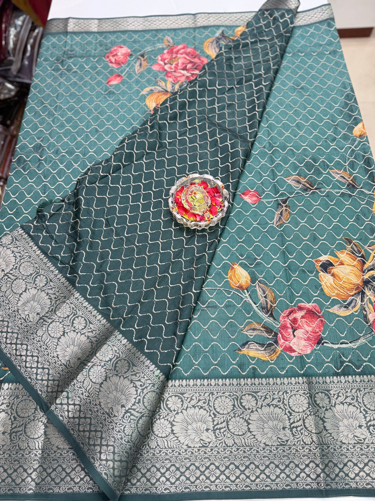 Kasargod-Style Silk Blend Saree with Zari Border and Rich Pallu – Festive Saree for Women