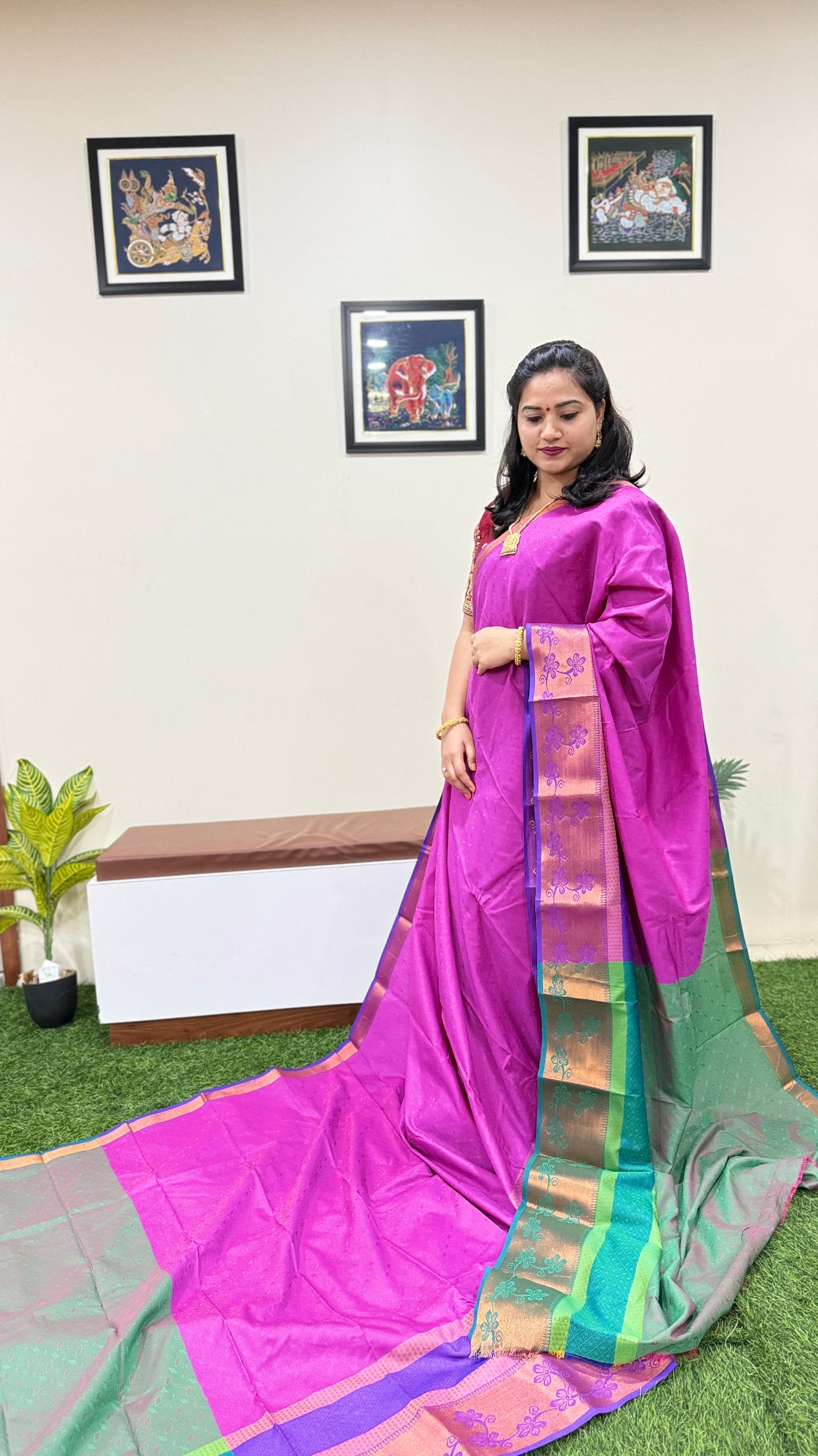 3D Emboss Art Silk Contrast Chit Pallu