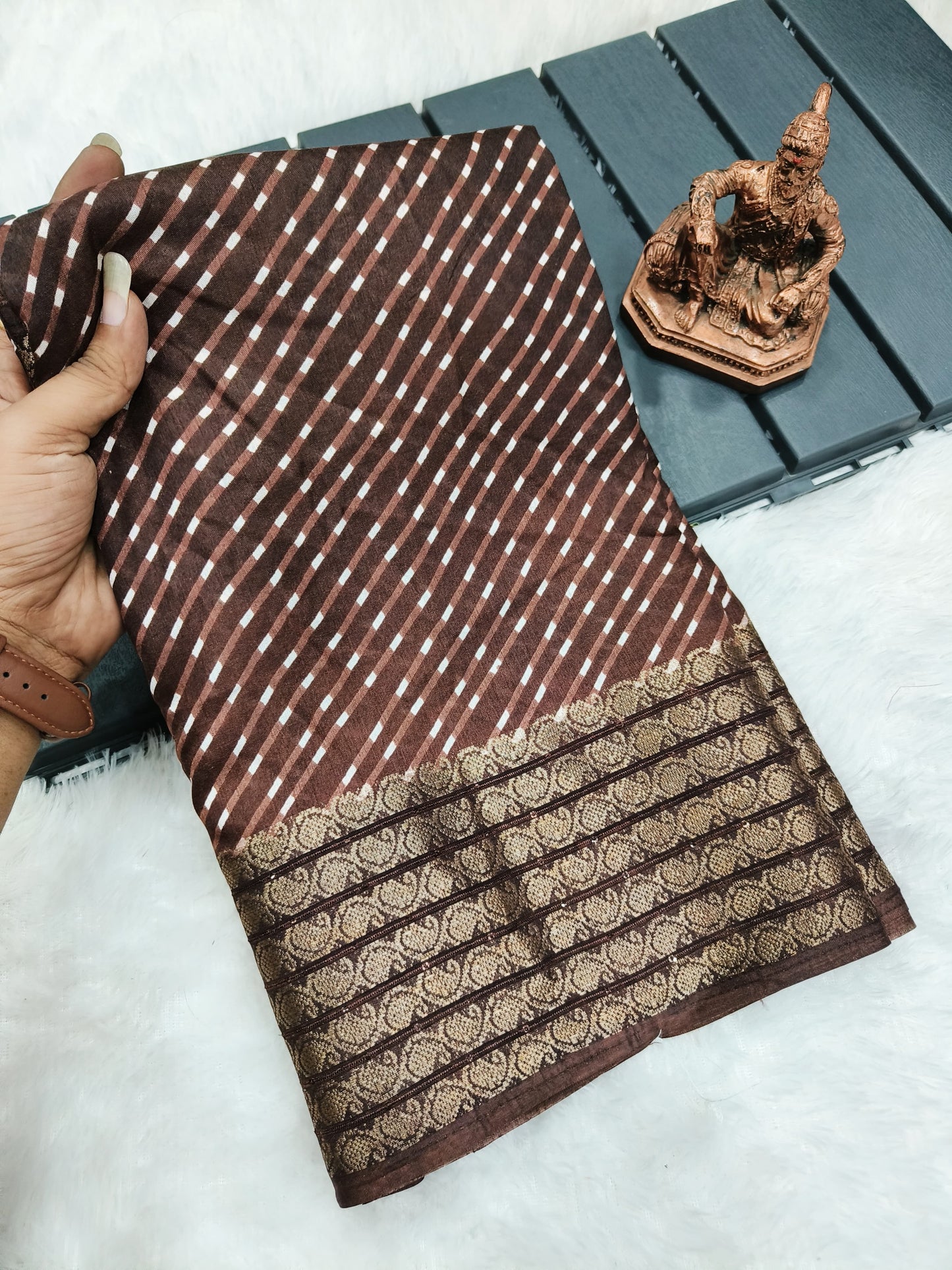 Butter Bandhej Saree - A Fusion of Tradition and Elegance