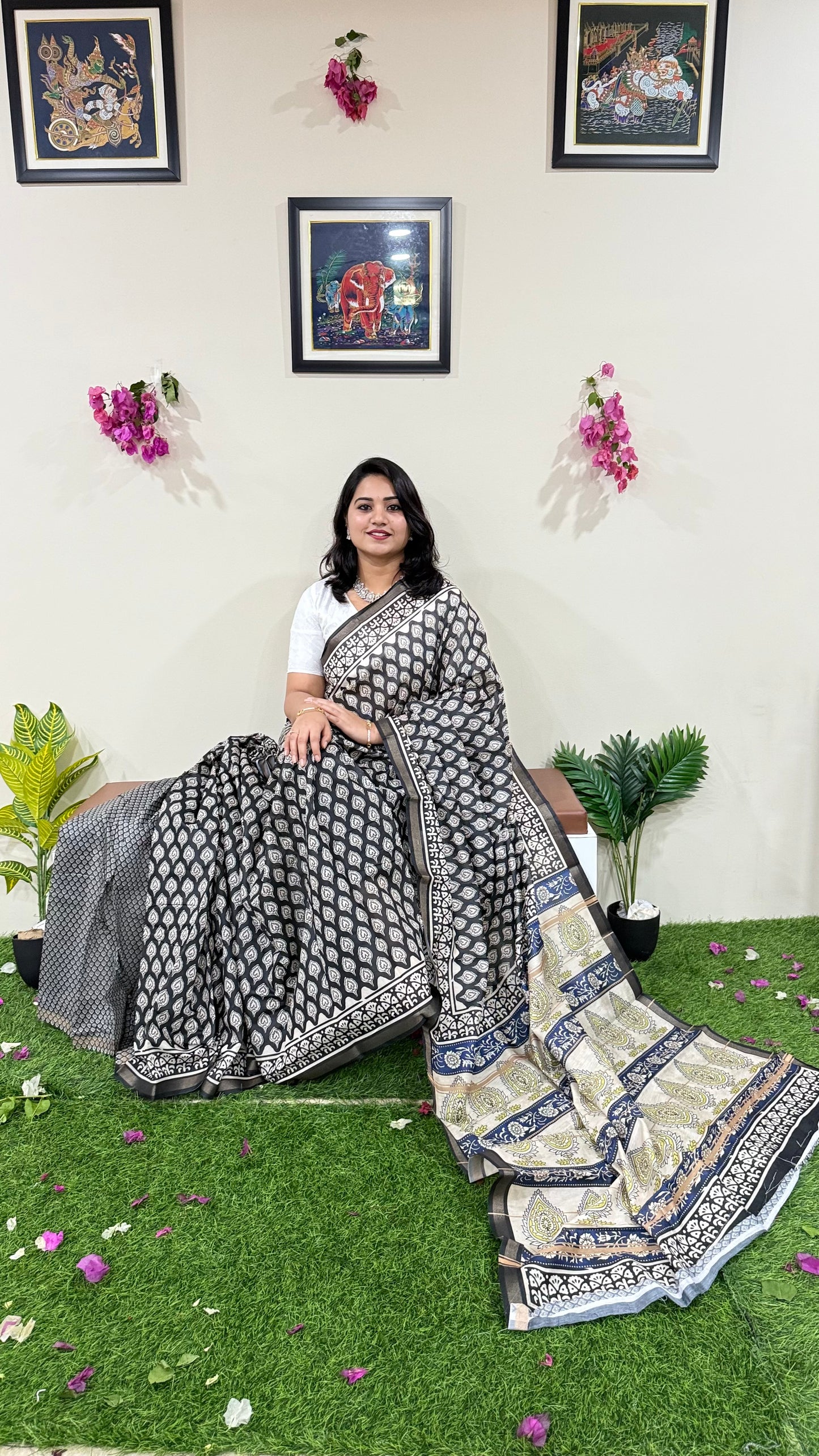 Traditional Look Soft Chanderi Silk Saree with Gold Jari Border and Attractive Digital Print