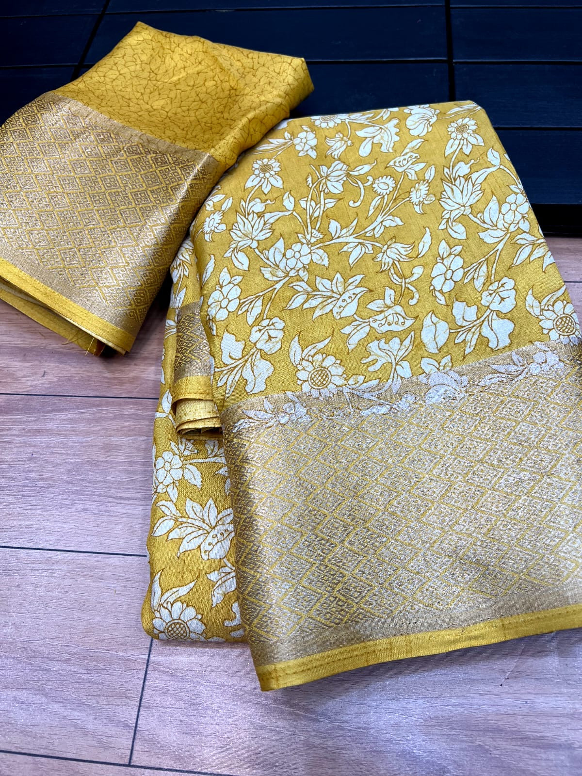 Printed Binni Crepe Silk Saree with Viscose Border