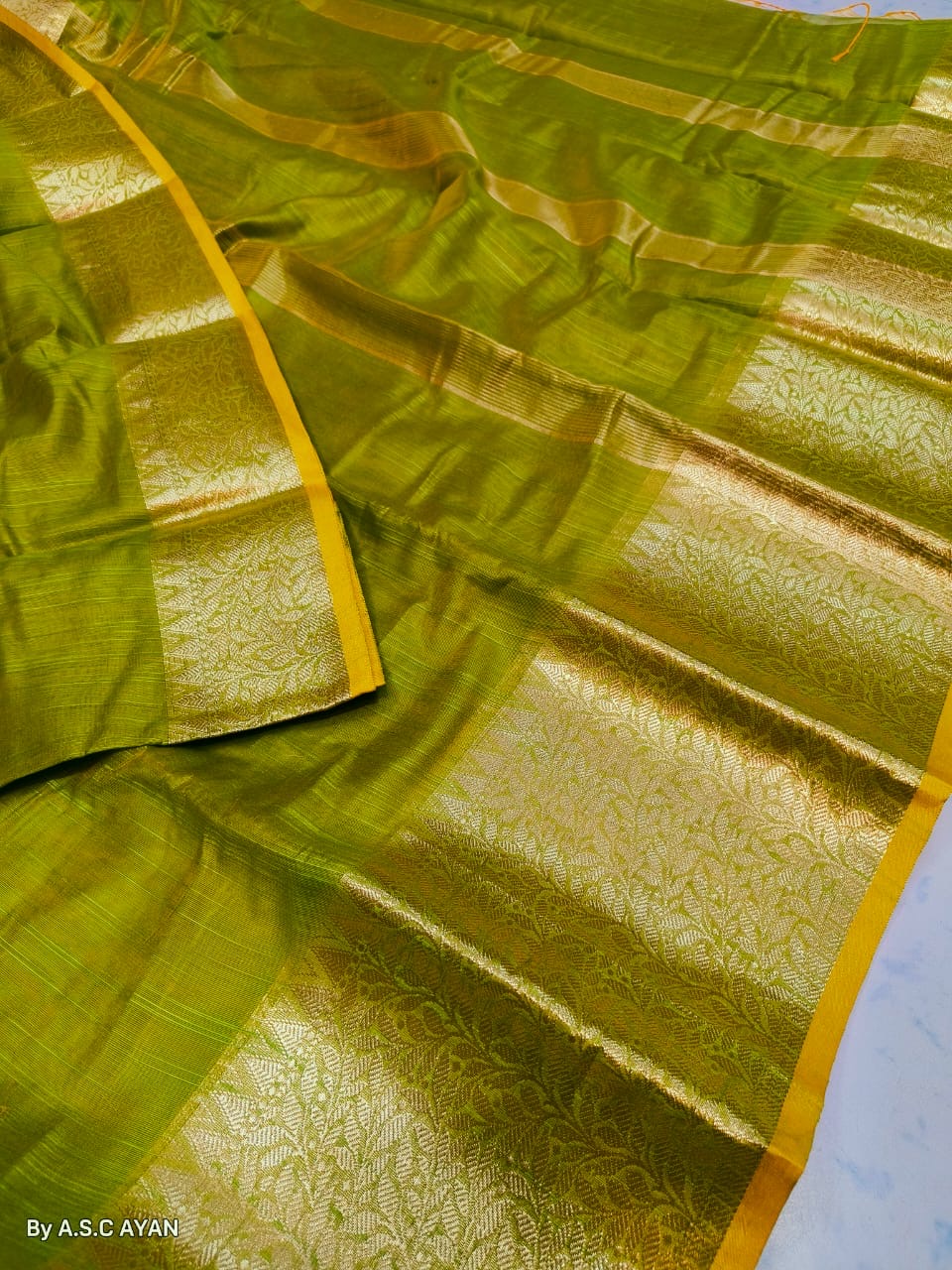 Luxurious Keshori Silk Sarees with Blouse Piece
